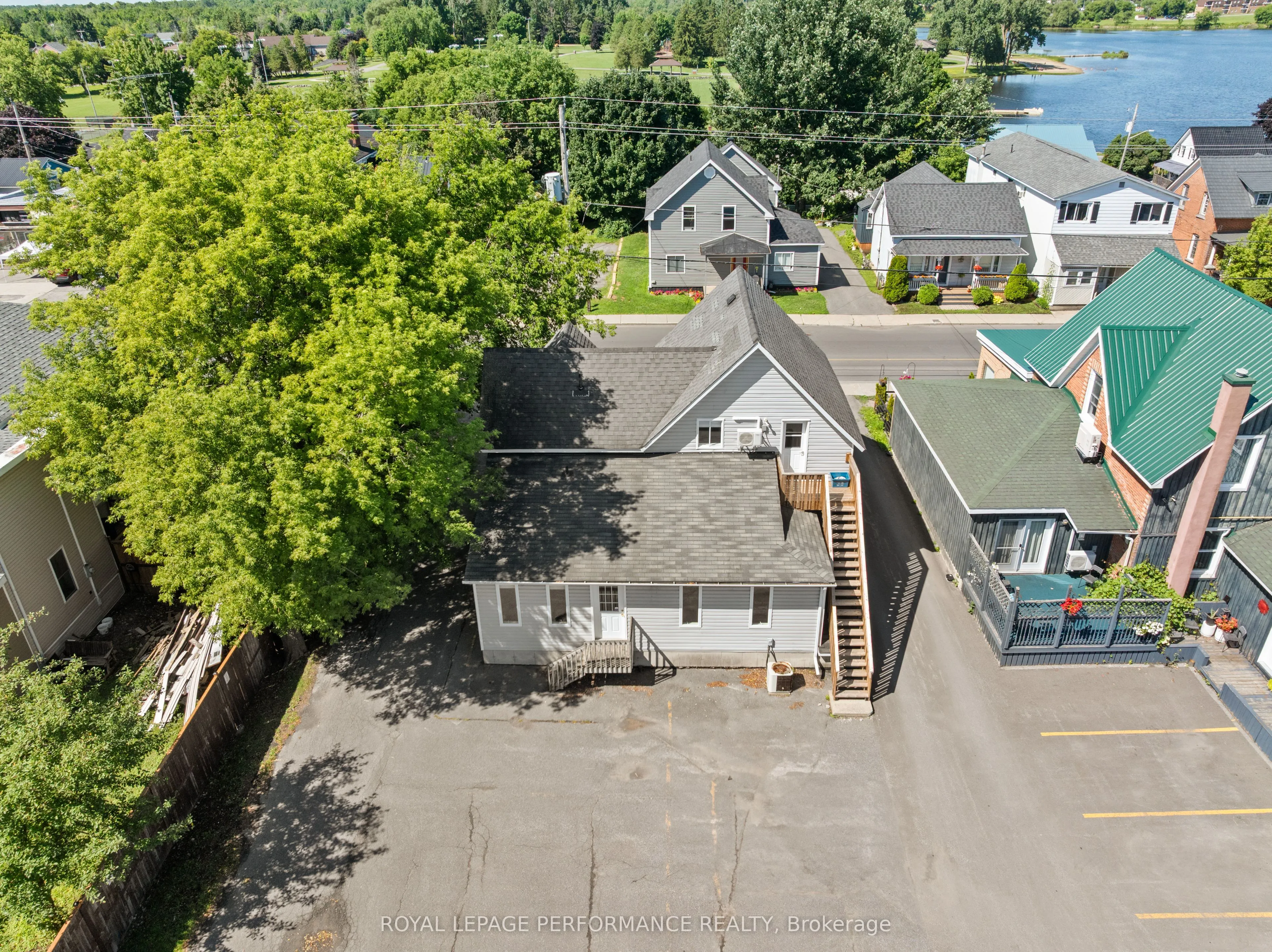 137-139 Main Street S