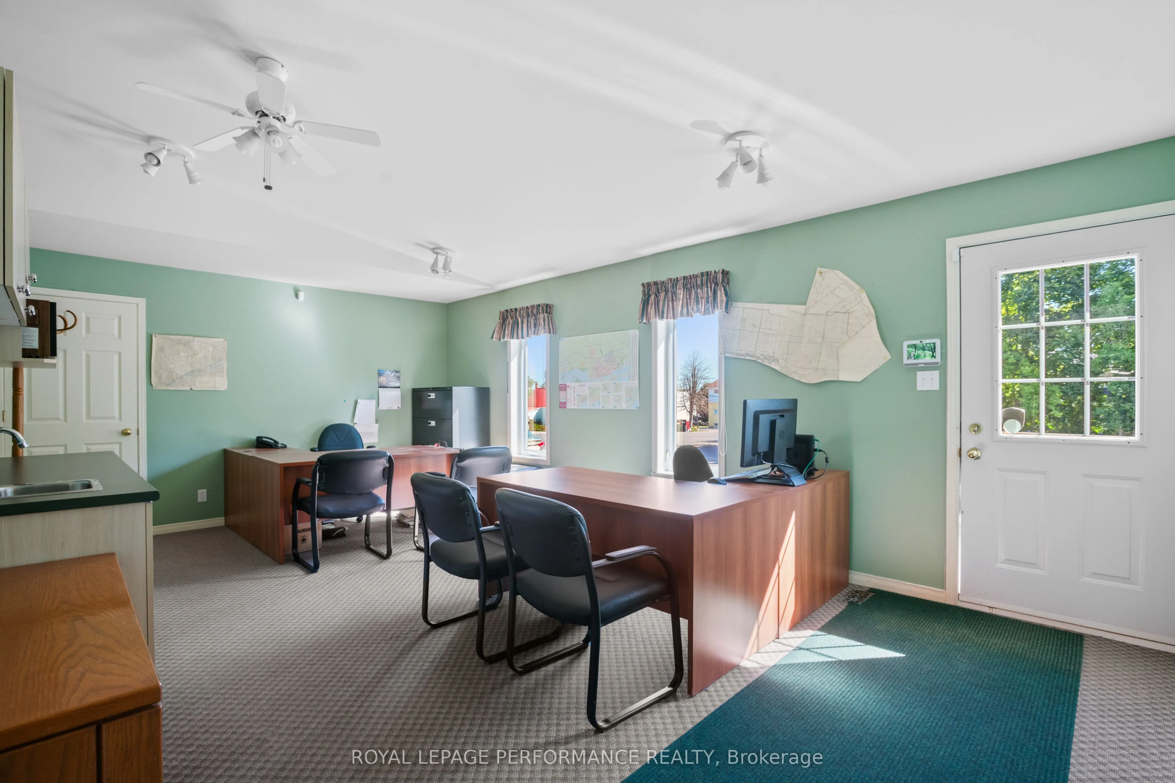 137-139 Main Street S