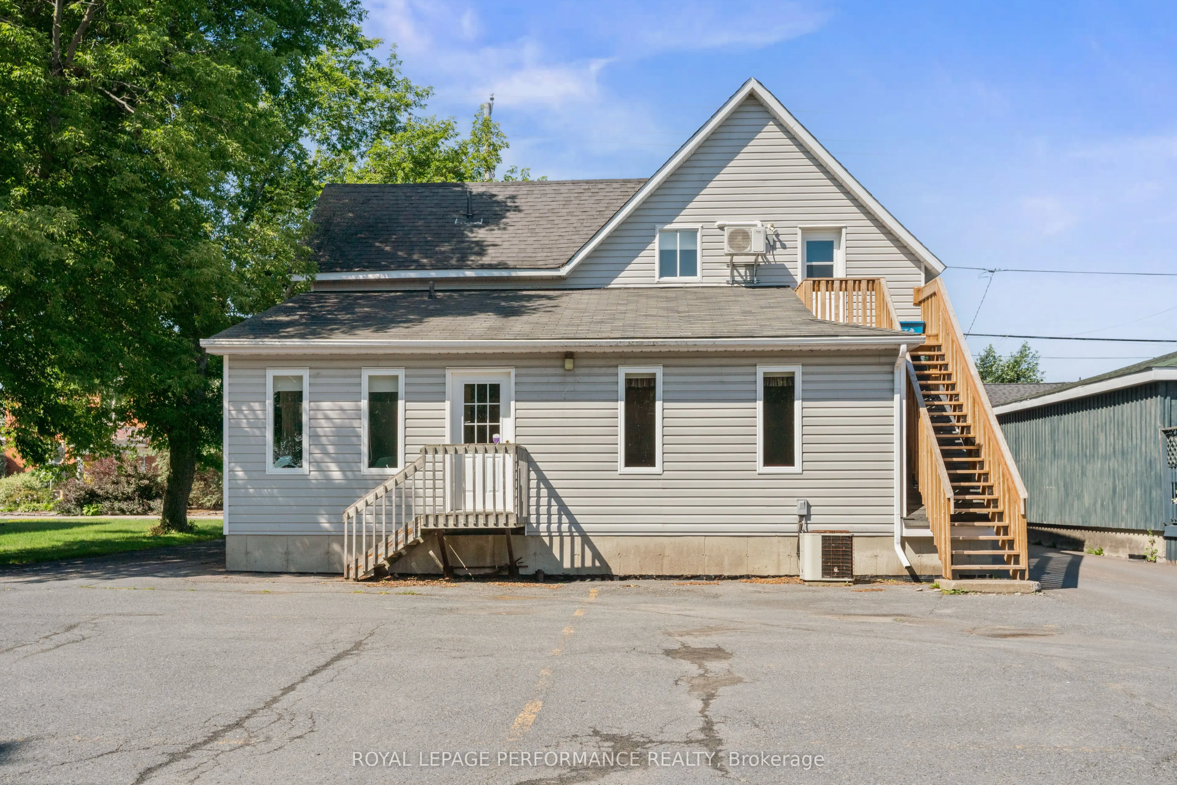 137-139 Main Street S