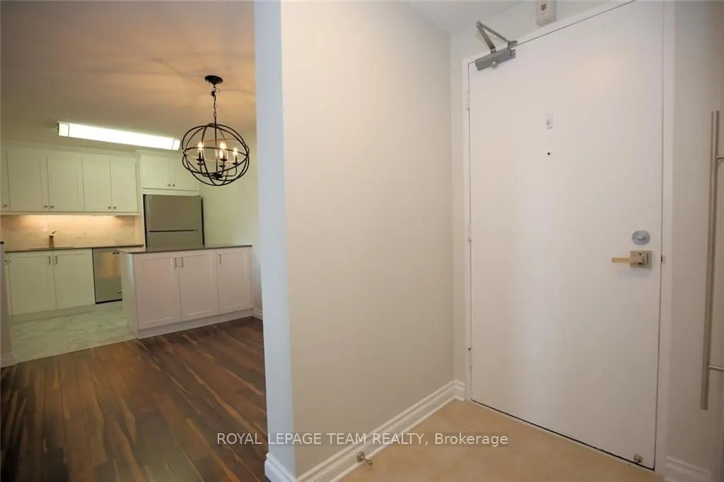 1100 Ambleside Drive, #1003