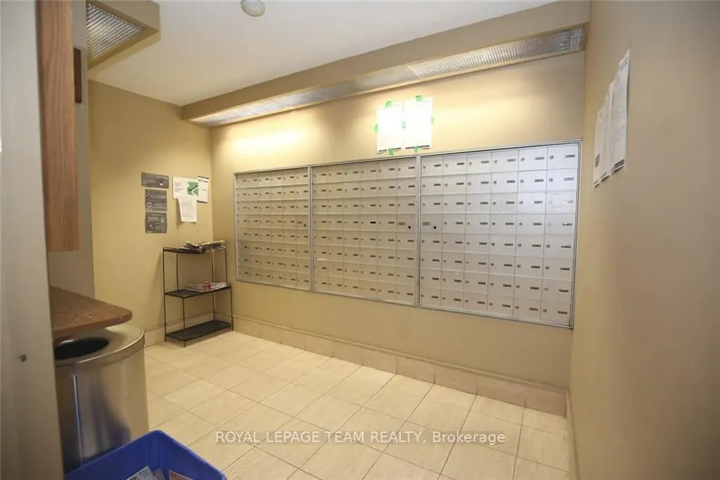 1100 Ambleside Drive, #1003