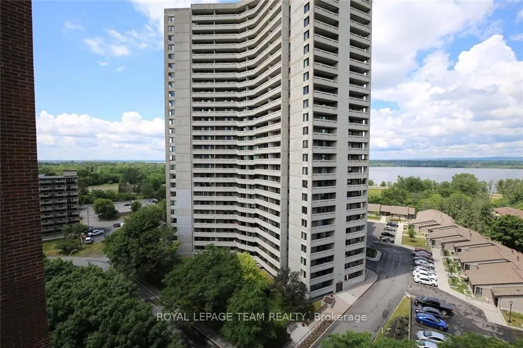 1100 Ambleside Drive, #1003