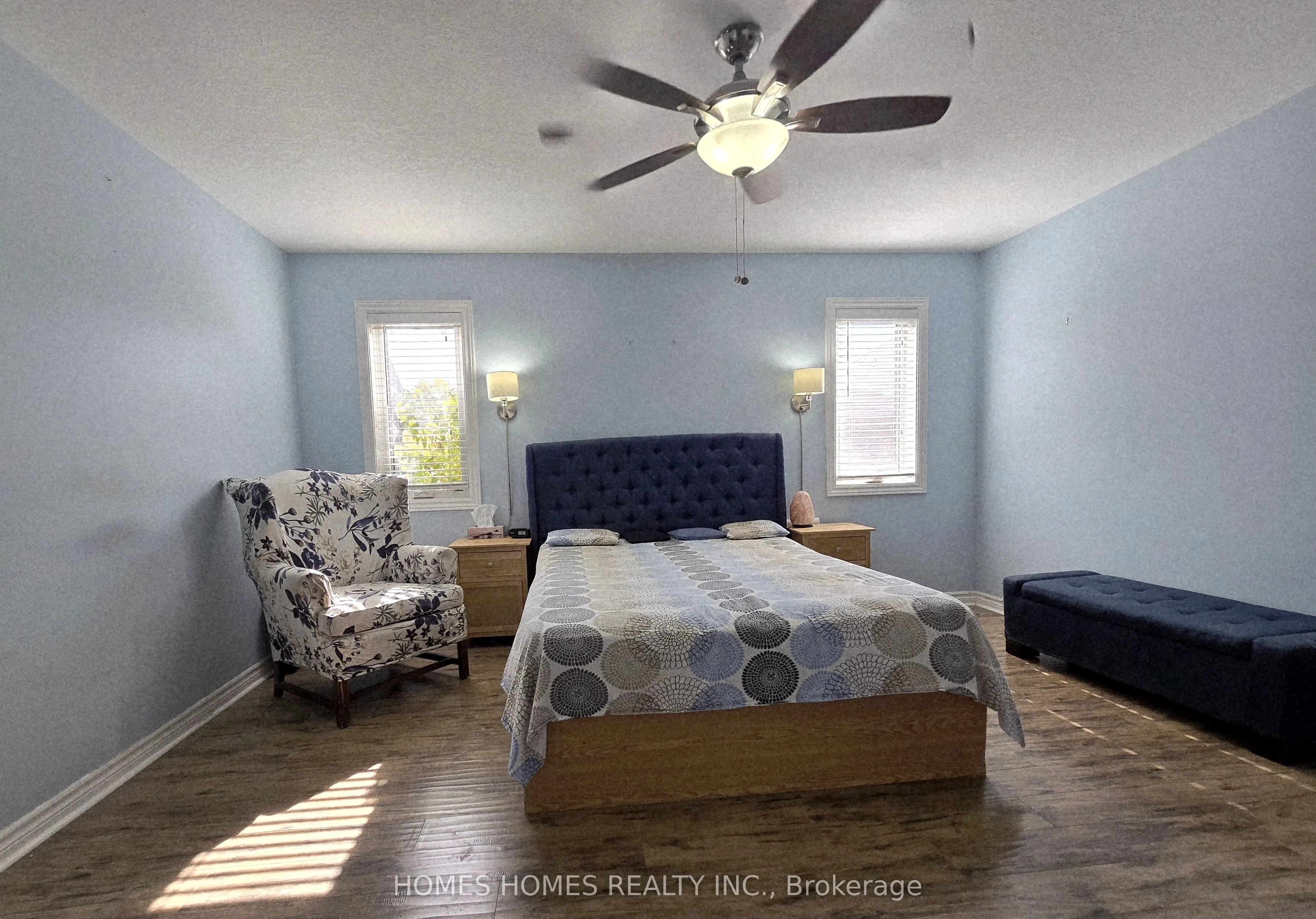 192 RUBY'S Crescent