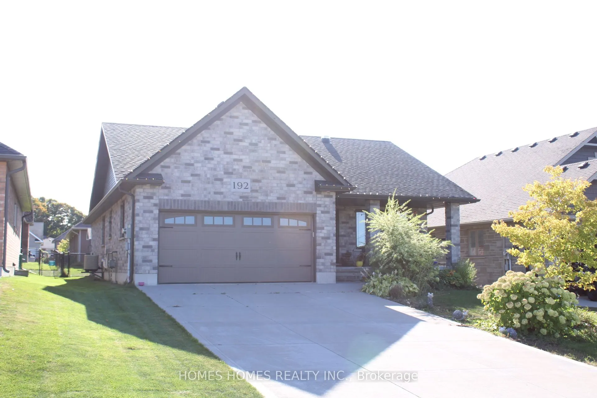 192 RUBY'S Crescent