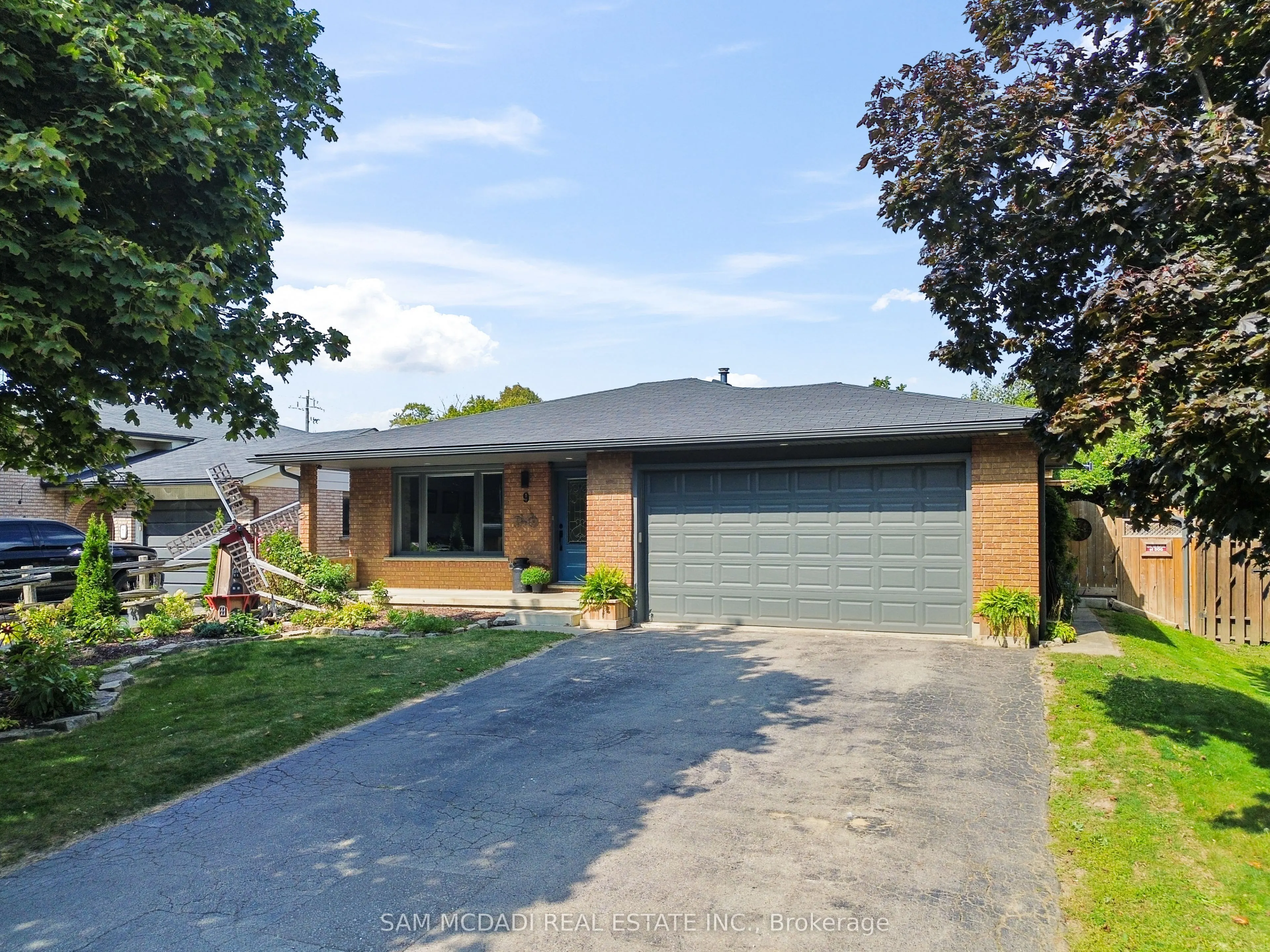 9 Rosewood Court
