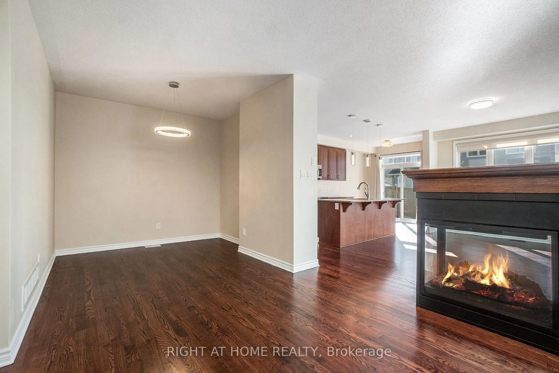 928 Bunchberry Way