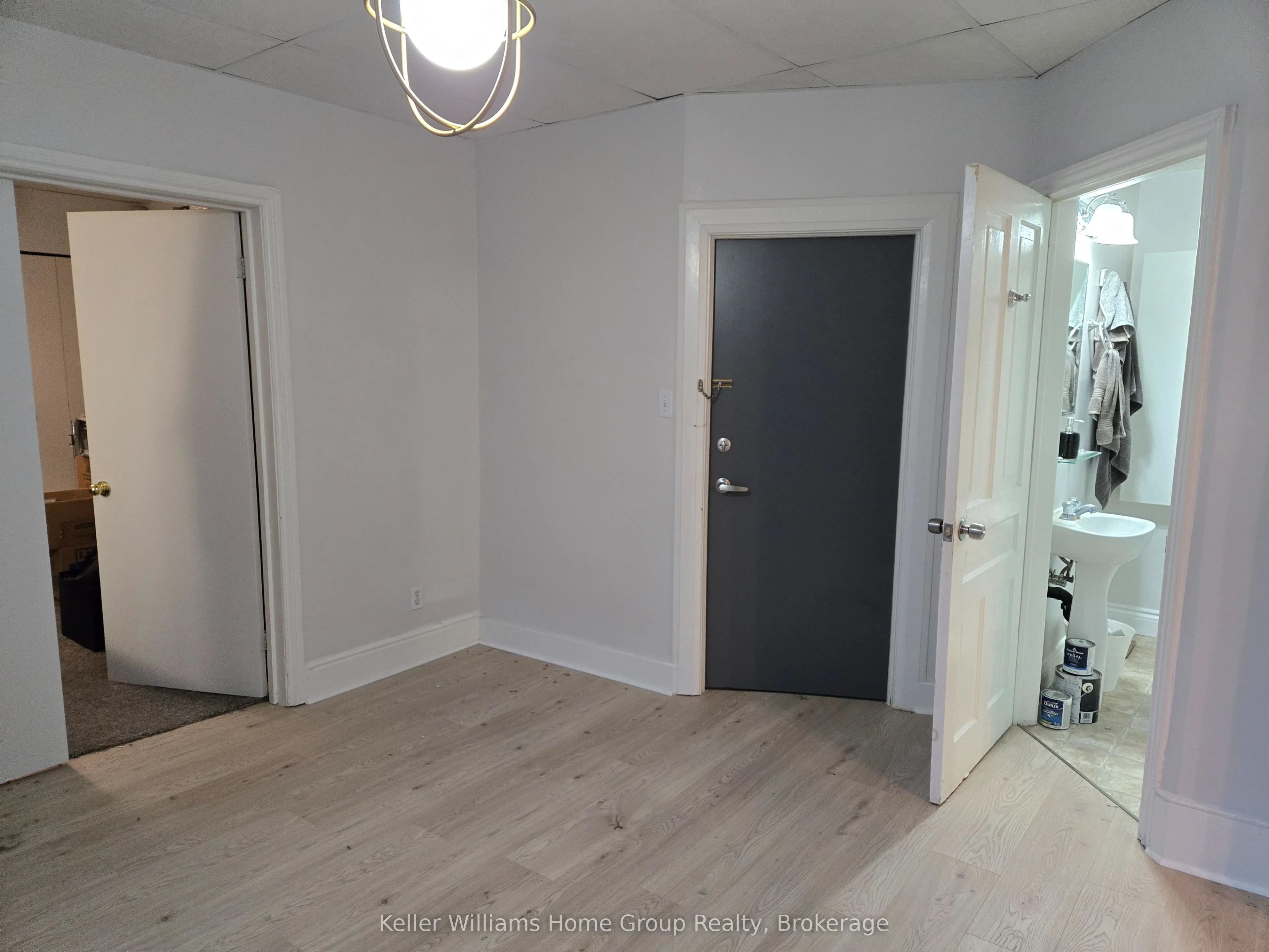 114A SURREY Street E
