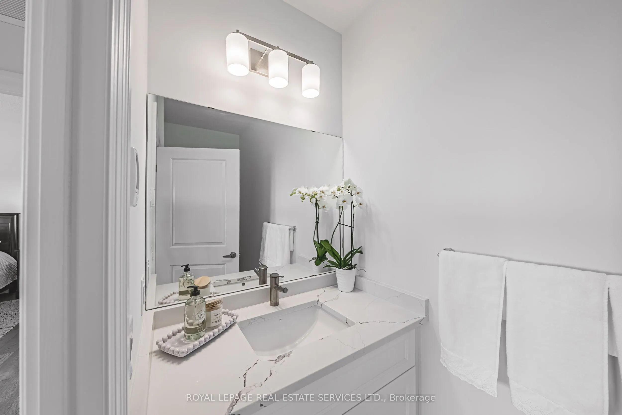 1880 Gordon Street, #1404