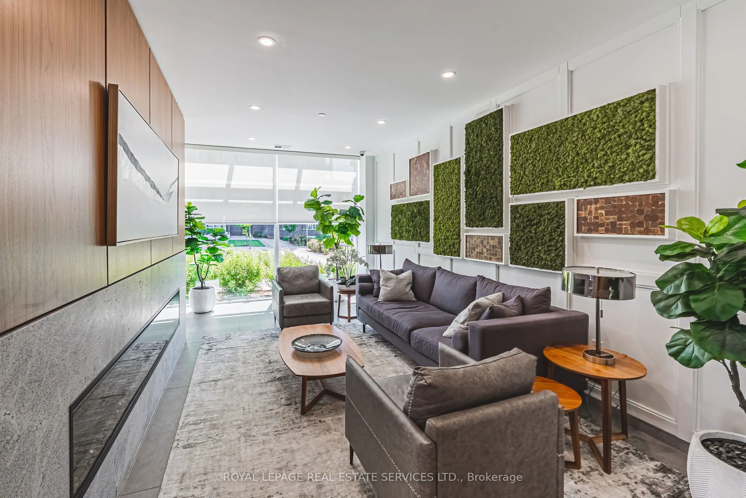 1880 Gordon Street, #1404