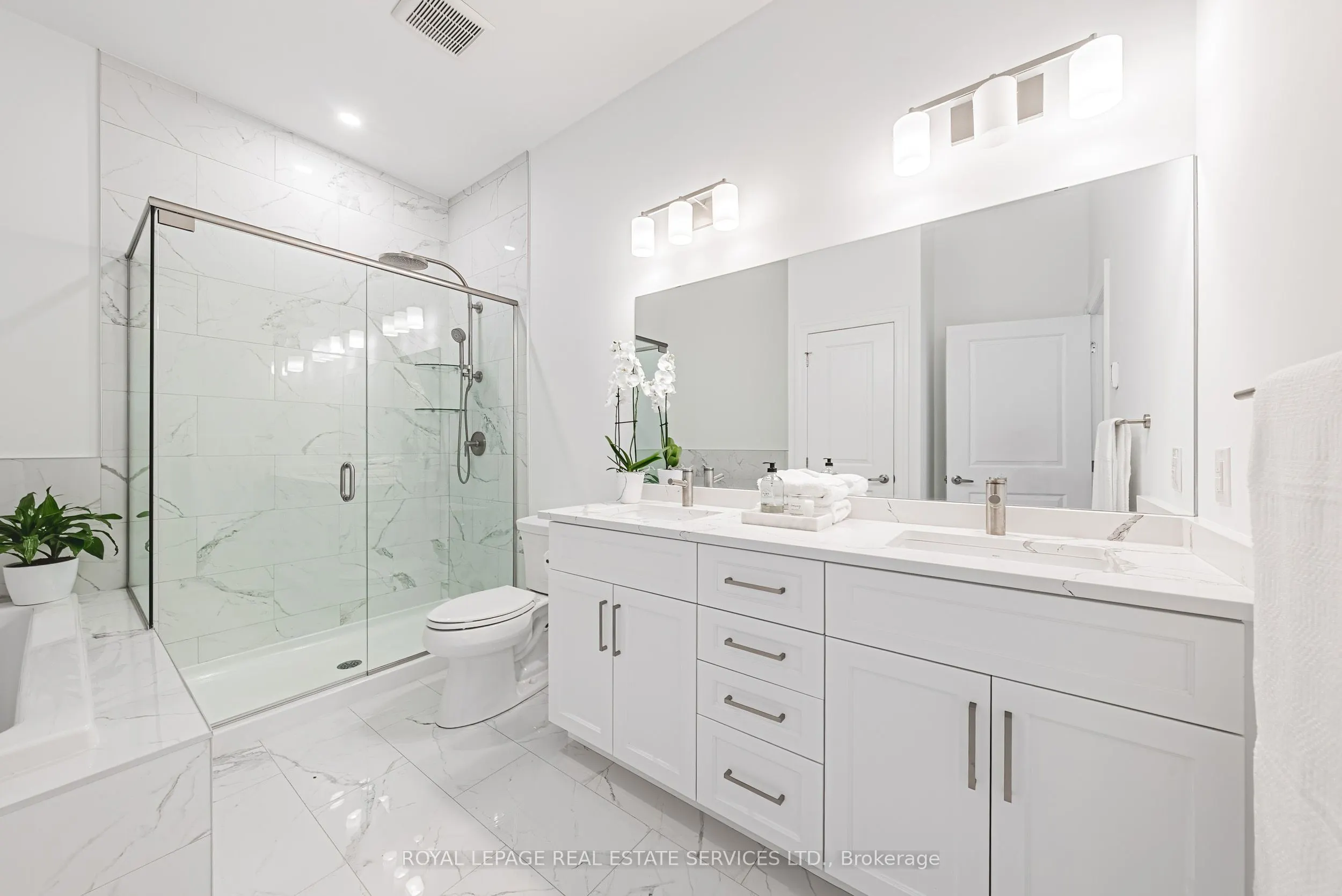 1880 Gordon Street, #1404
