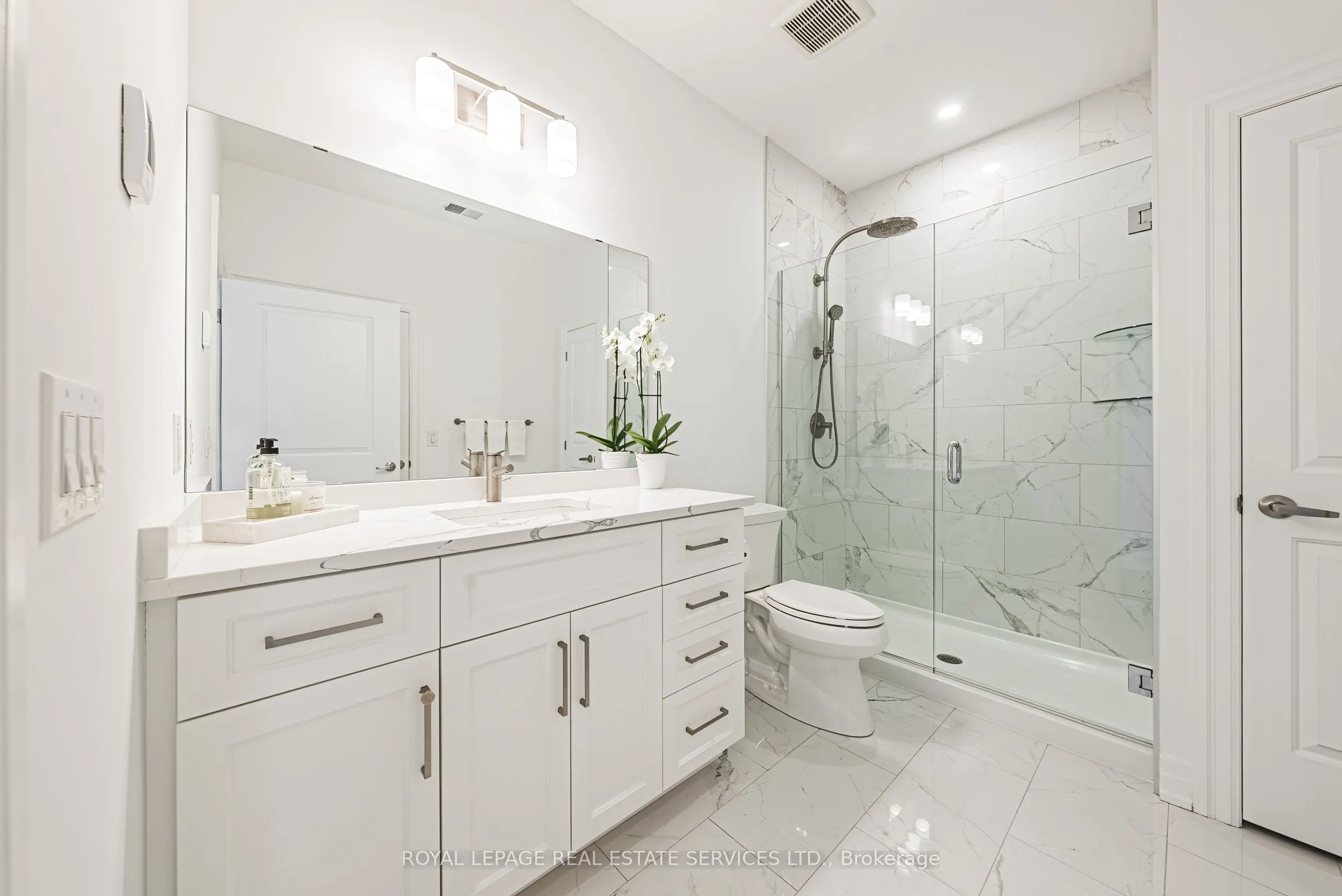 1880 Gordon Street, #1404