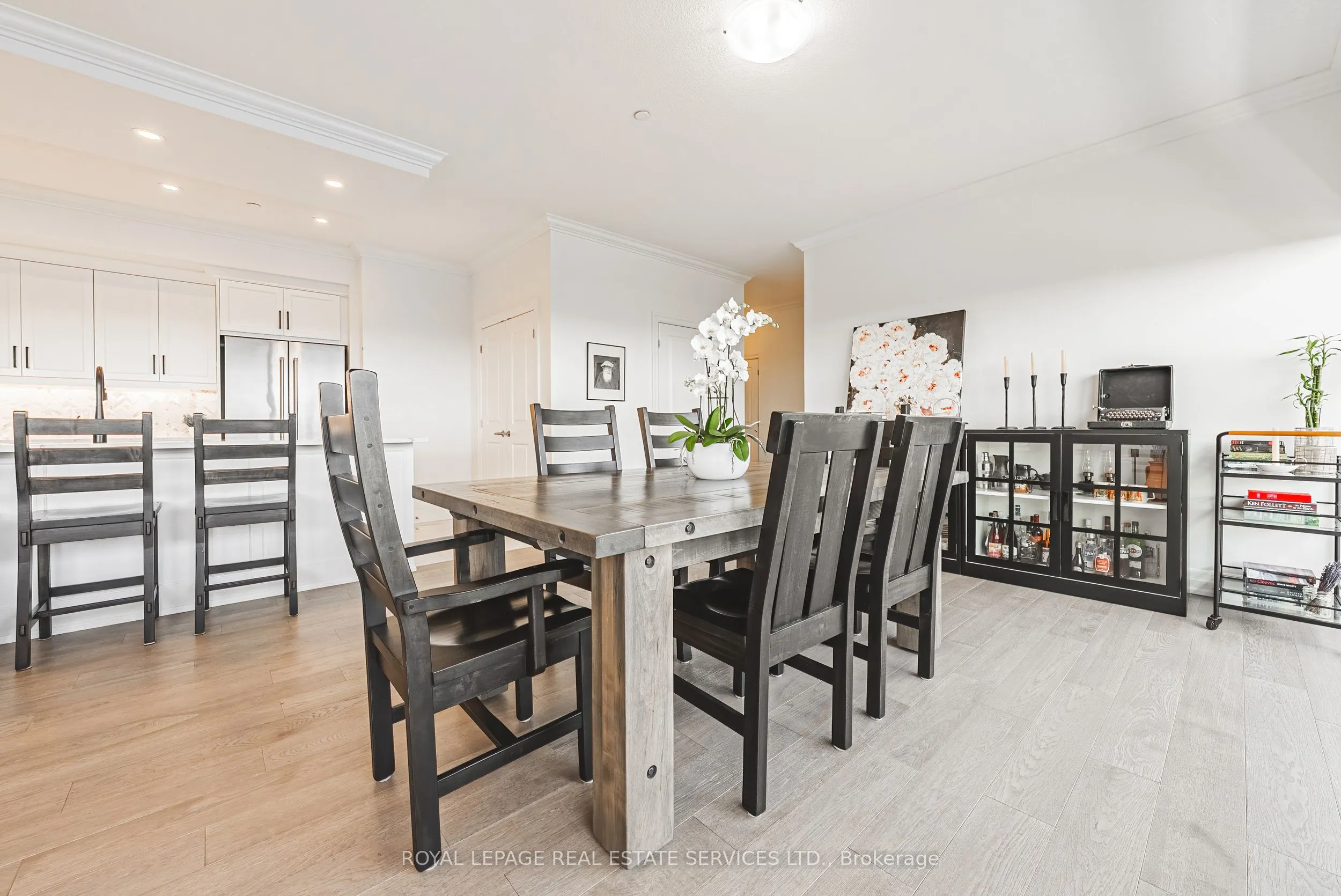 1880 Gordon Street, #1404