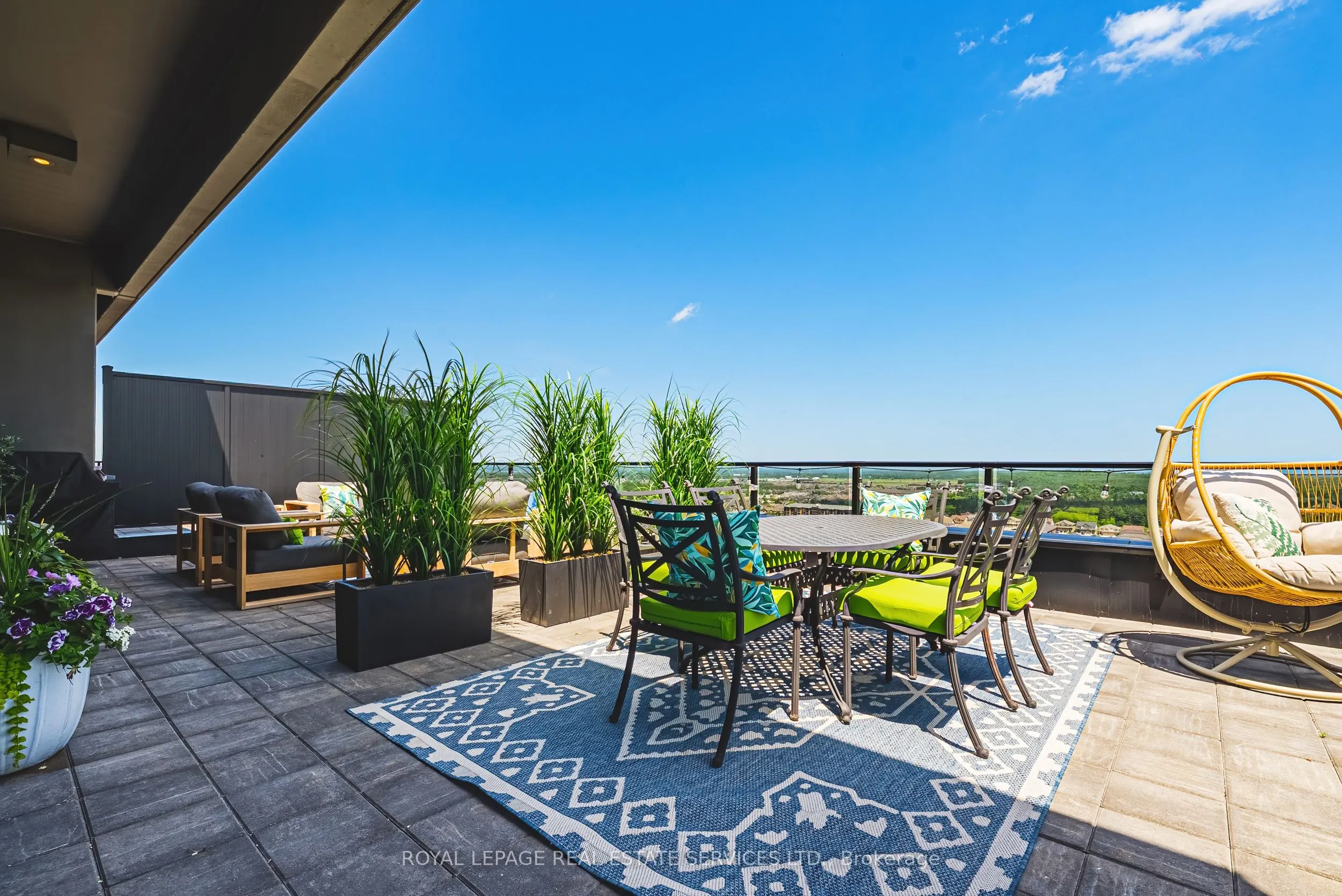 1880 Gordon Street, #1404