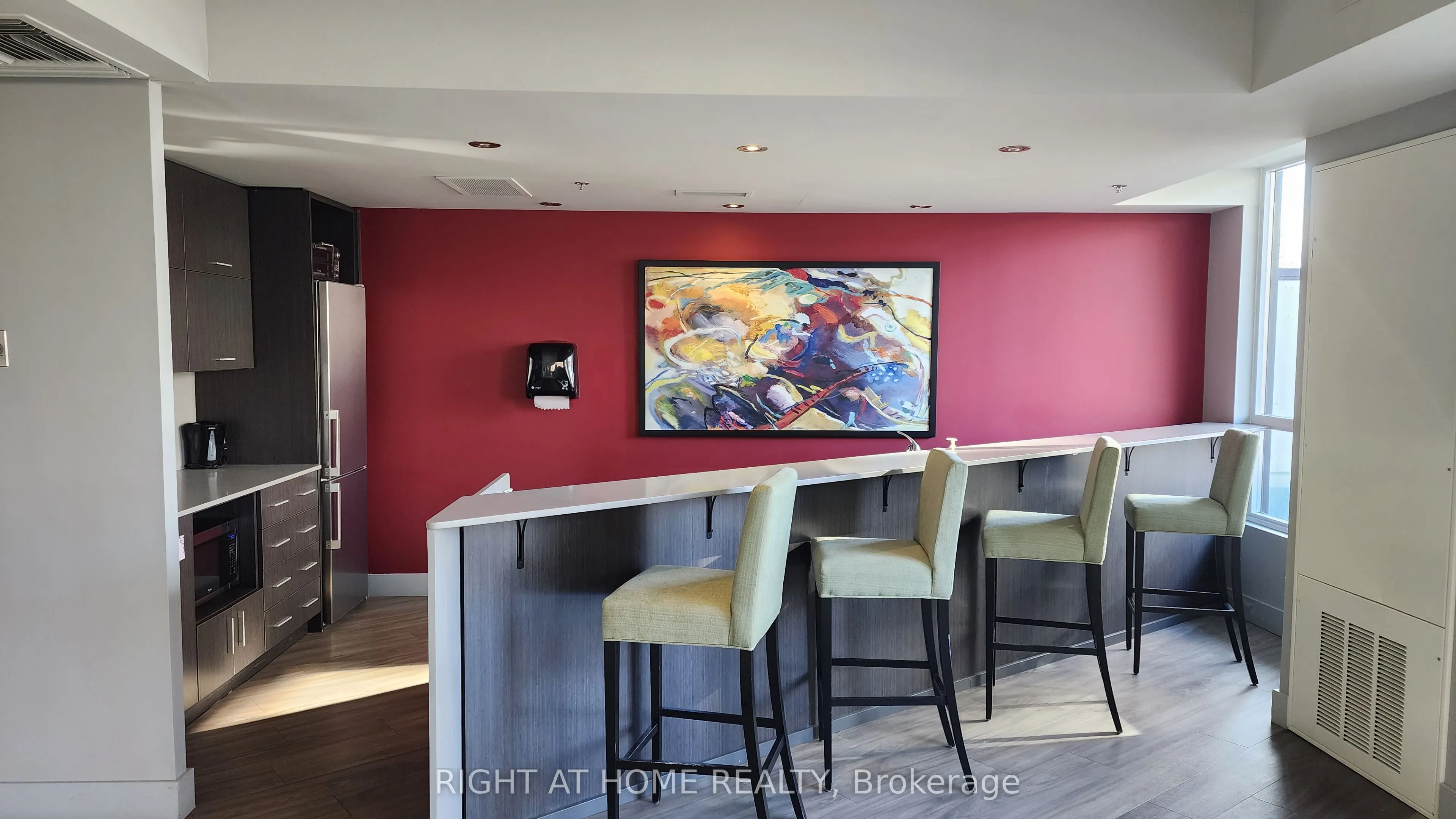 150 Water Street N, #1006