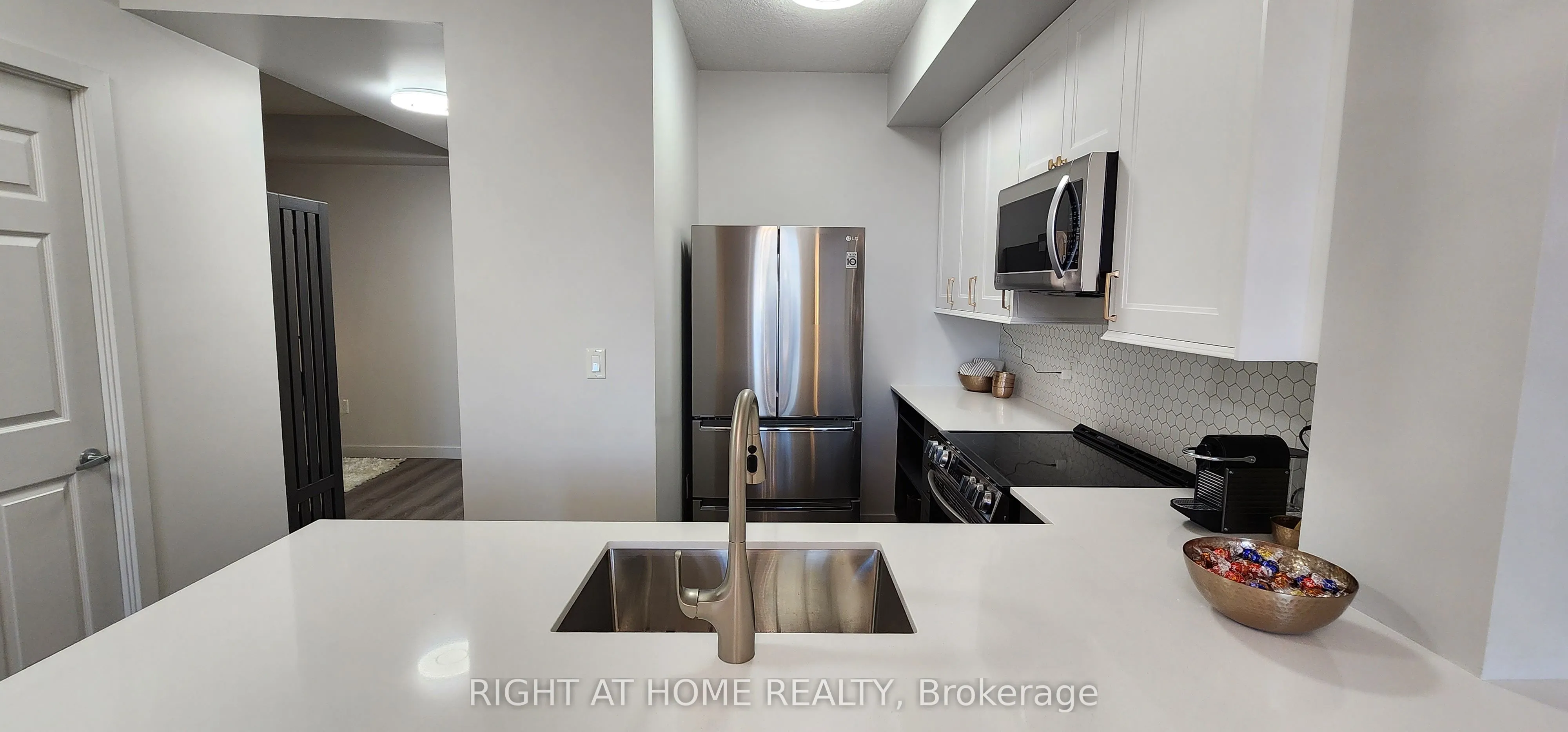 150 Water Street N, #1006