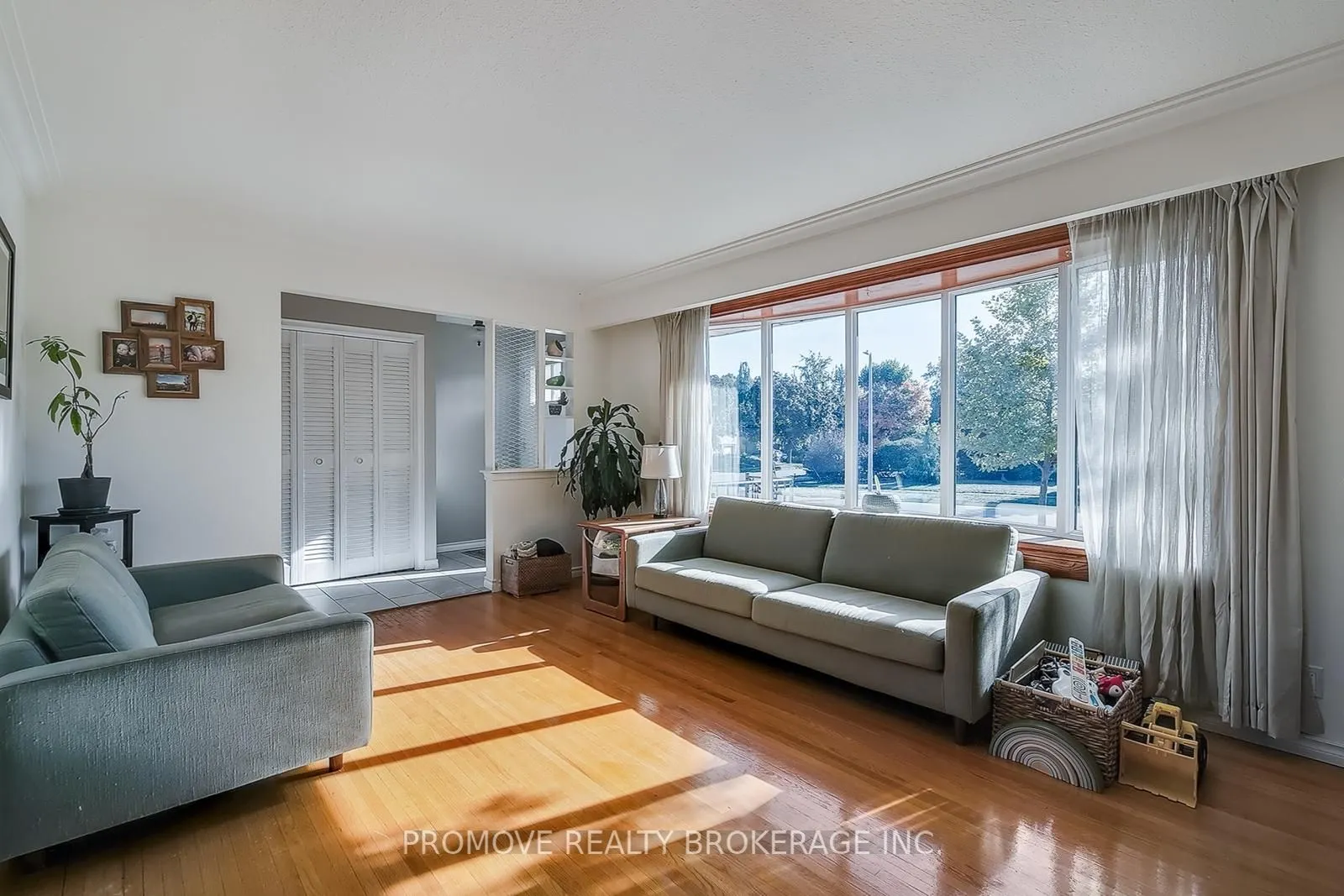 78 DEVERE Drive