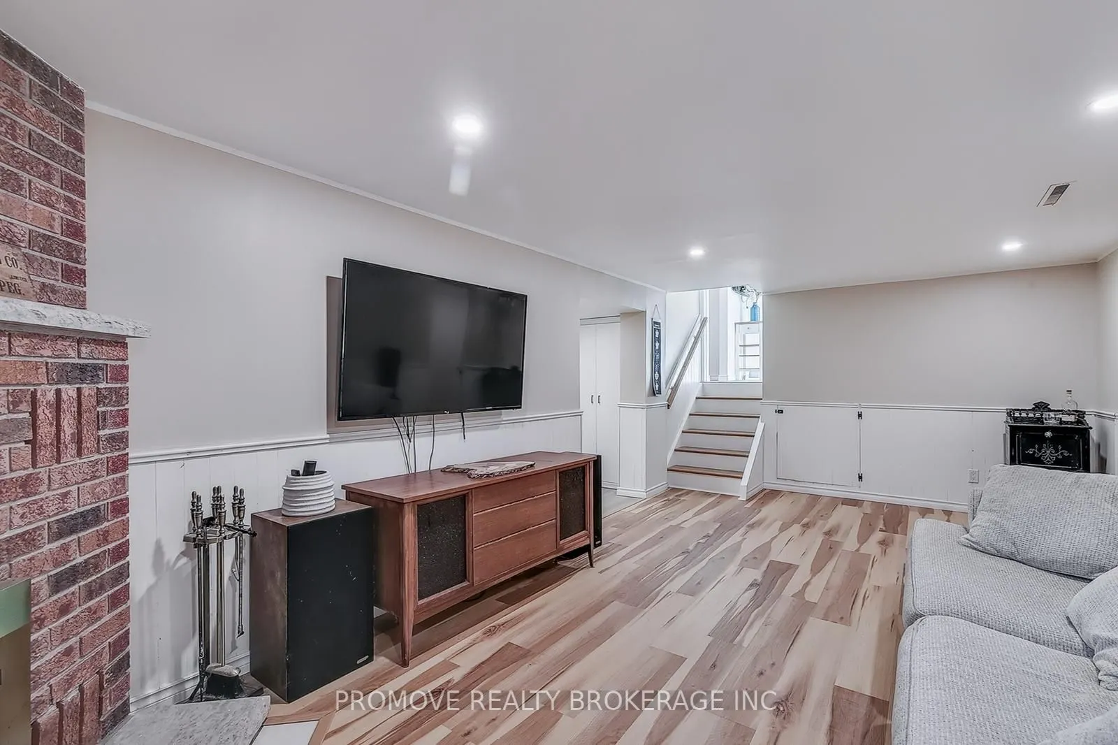 78 DEVERE Drive