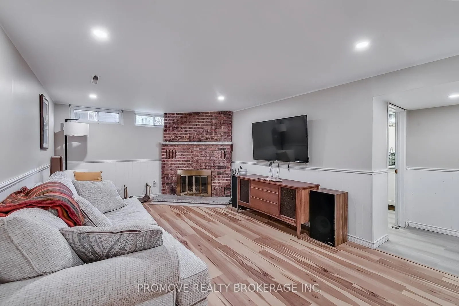 78 DEVERE Drive