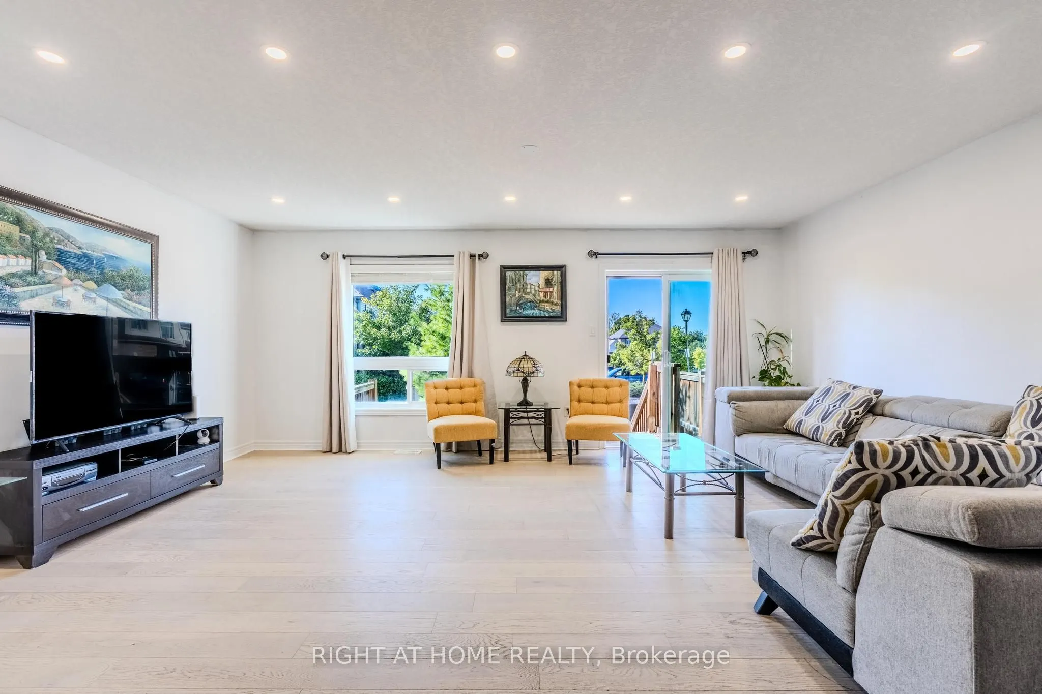 14 Amos Drive, #26