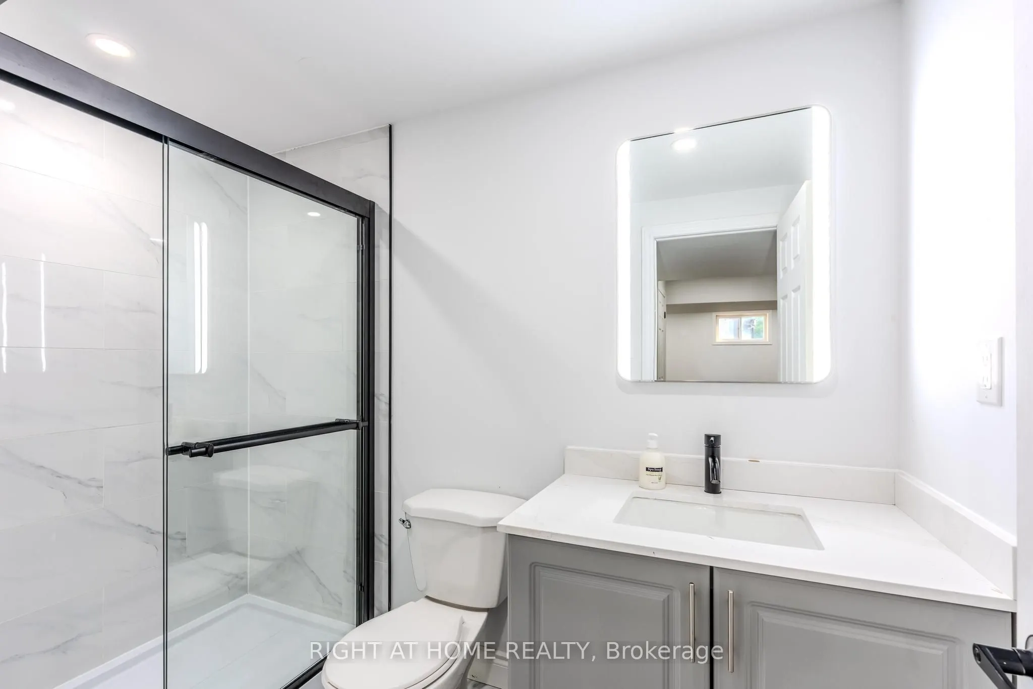 14 Amos Drive, #26