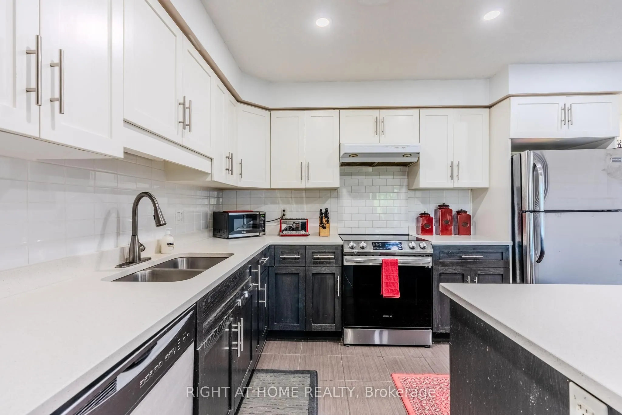 14 Amos Drive, #26