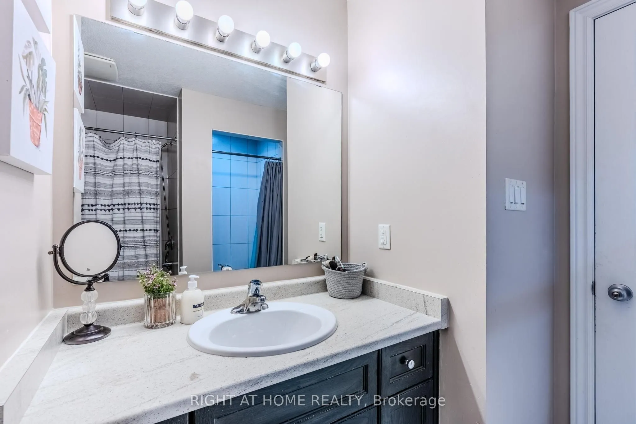 14 Amos Drive, #26