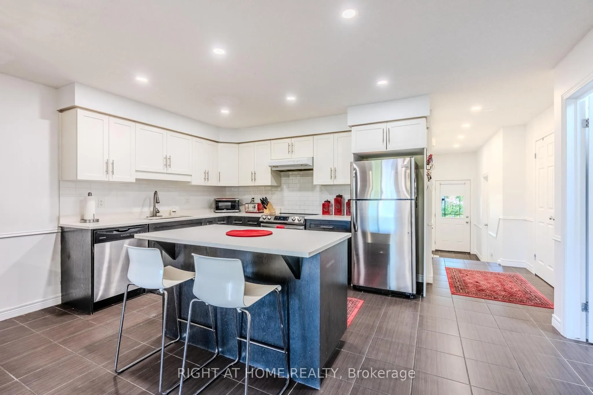 14 Amos Drive, #26