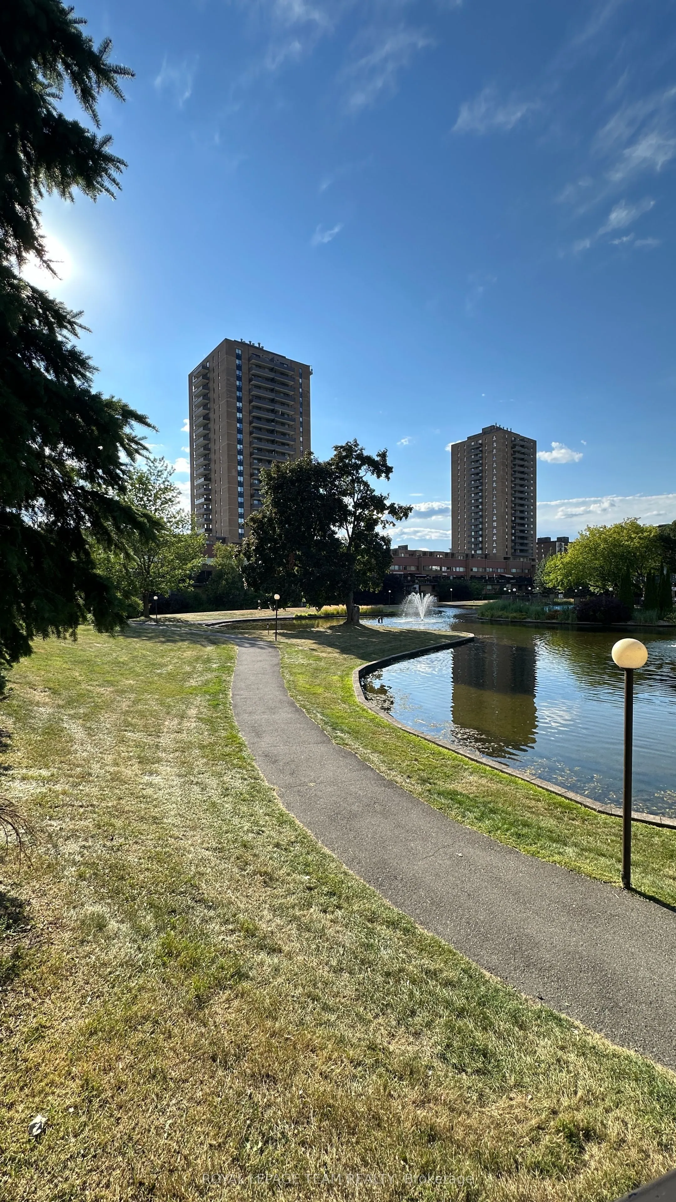 270 Brittany Drive, #406