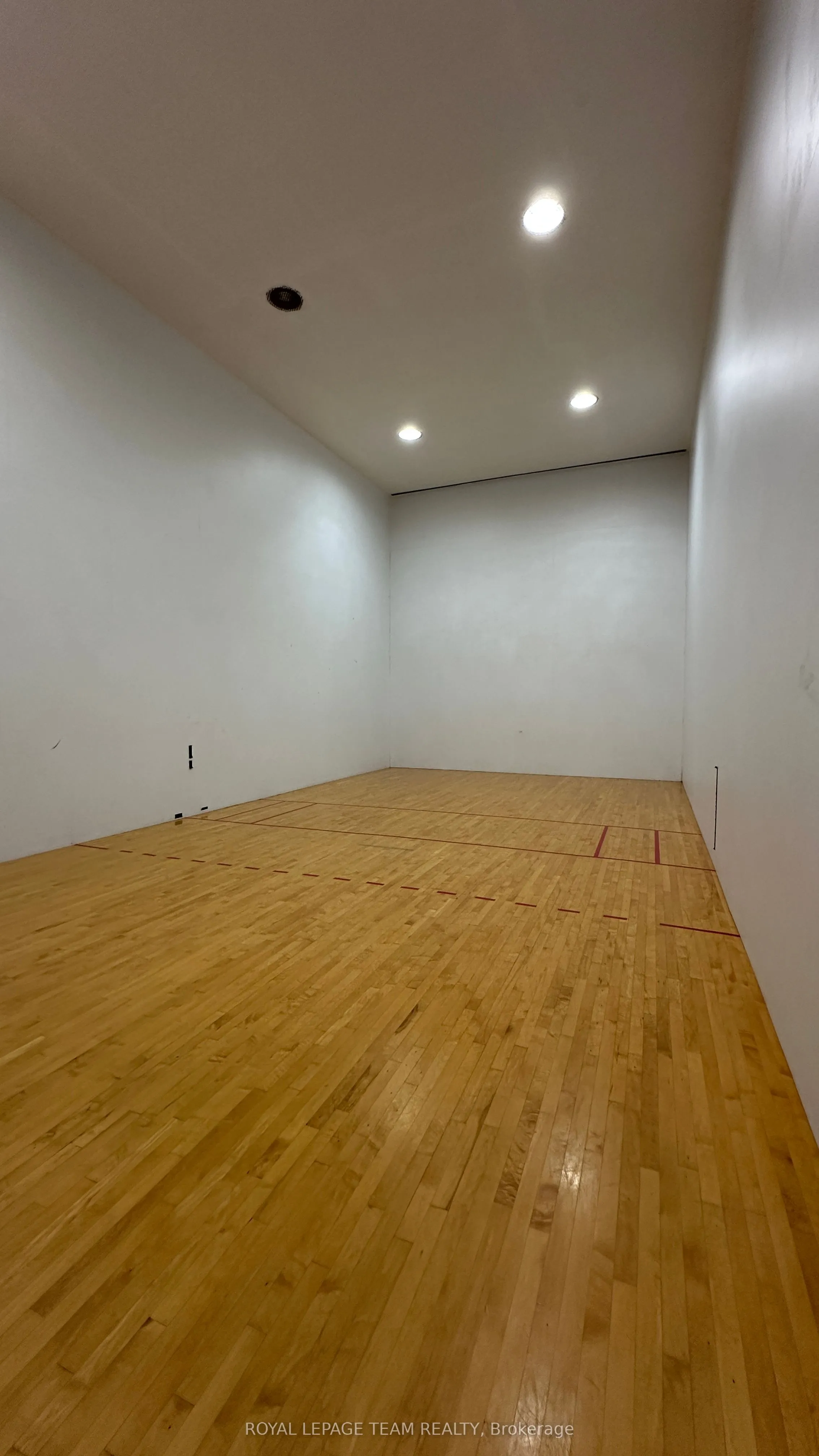 270 Brittany Drive, #406