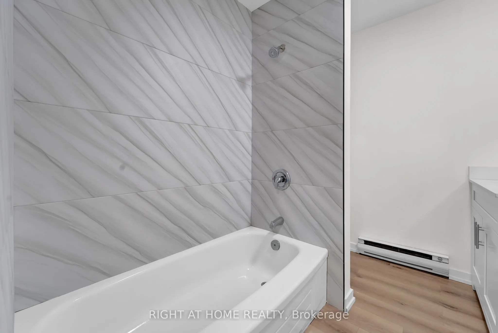 6 John Street S, #3
