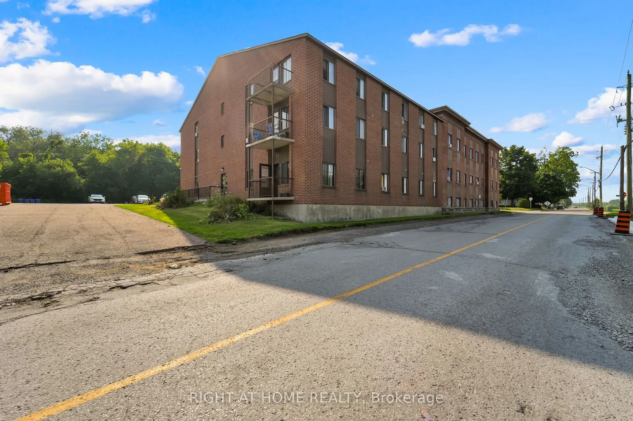6 John Street S, #3