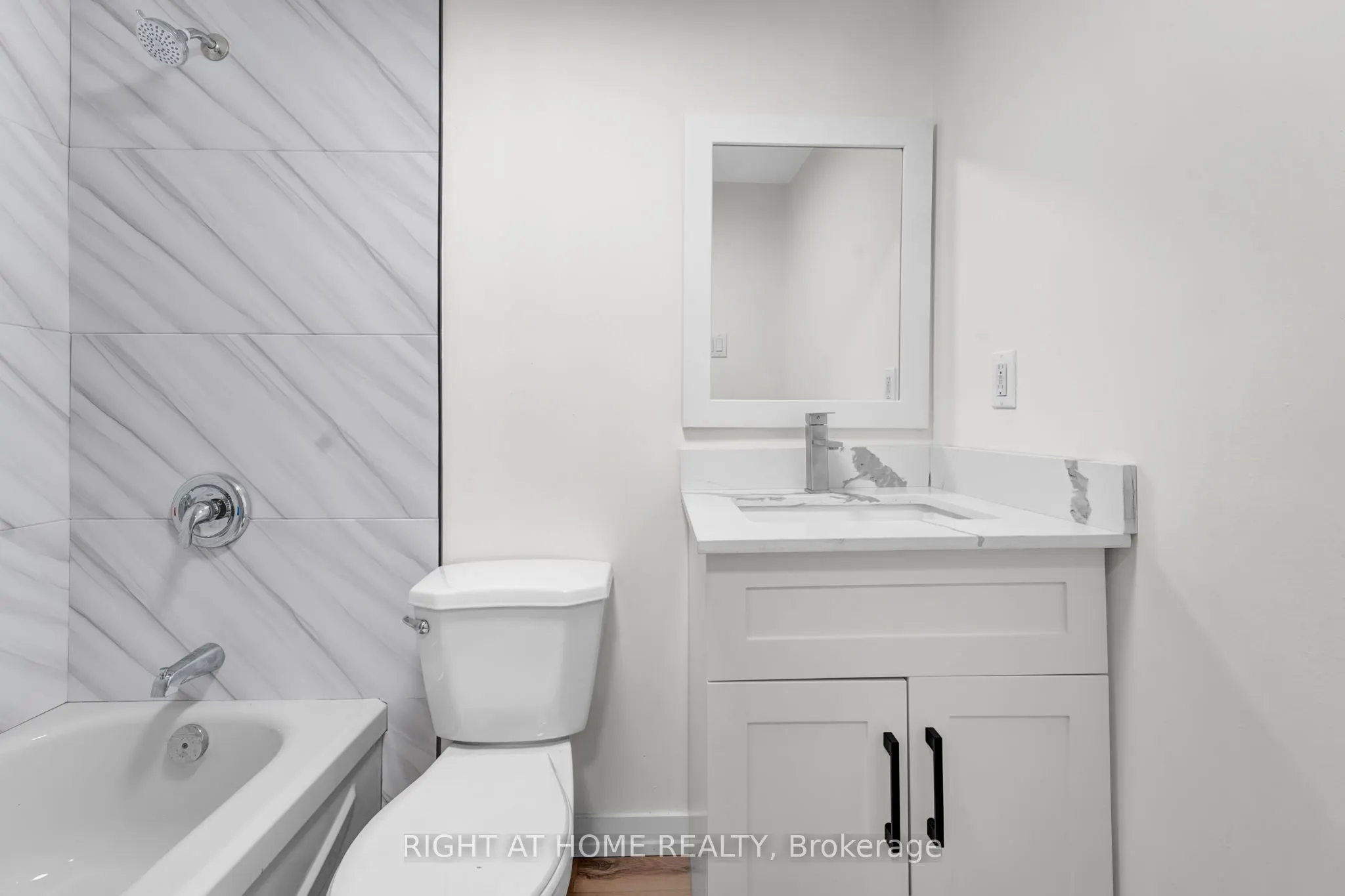 6 John Street S, #3