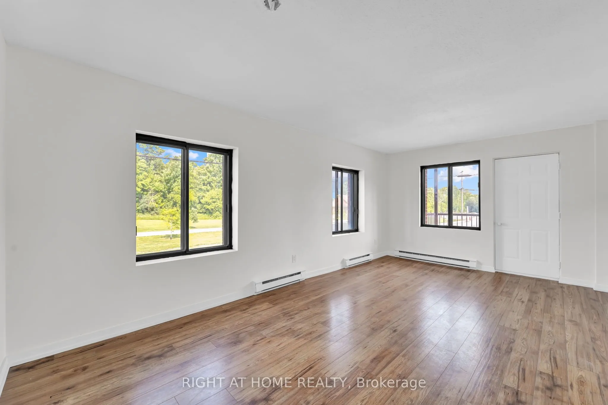 6 John Street S, #3