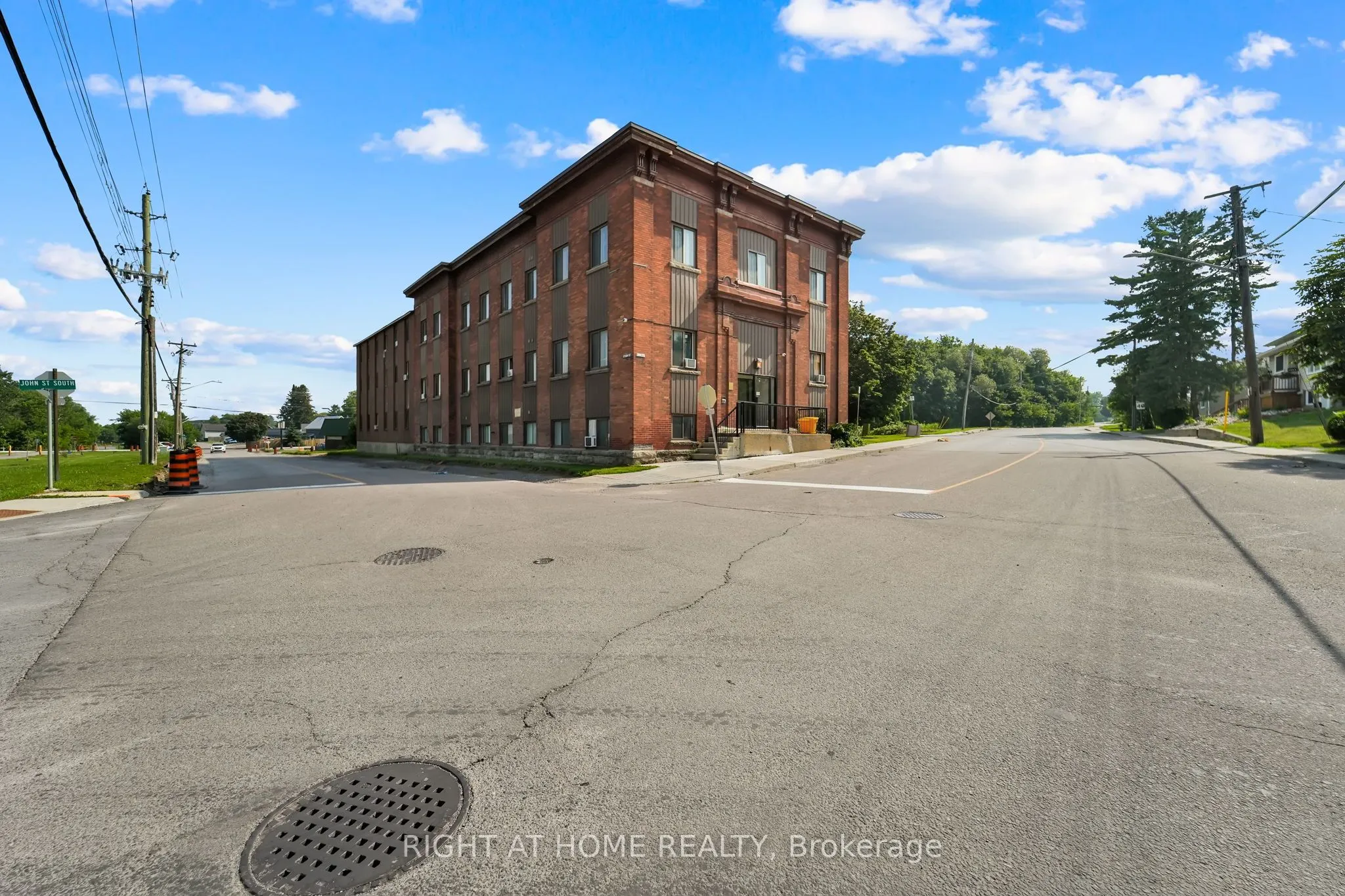 6 John Street S, #3
