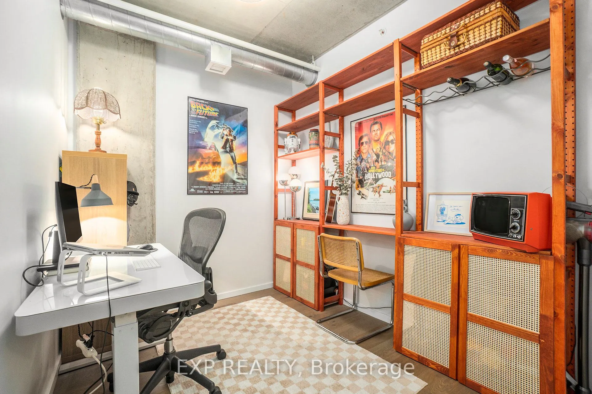 1000 Wellington Street W, #206