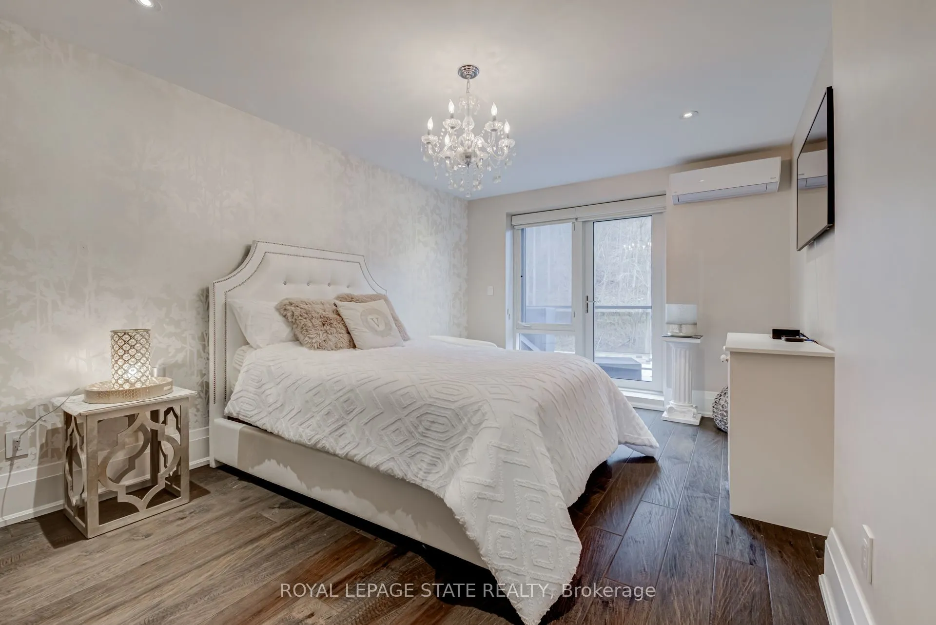 397 King Street W, #215