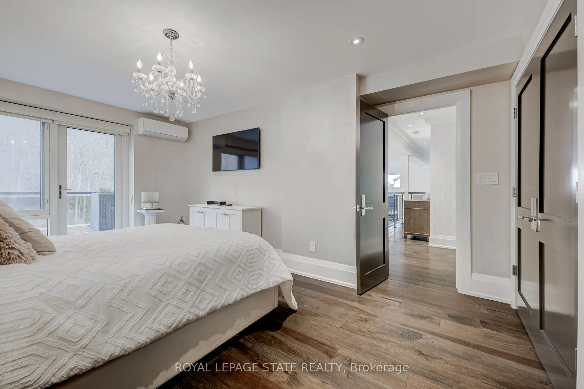 397 King Street W, #215