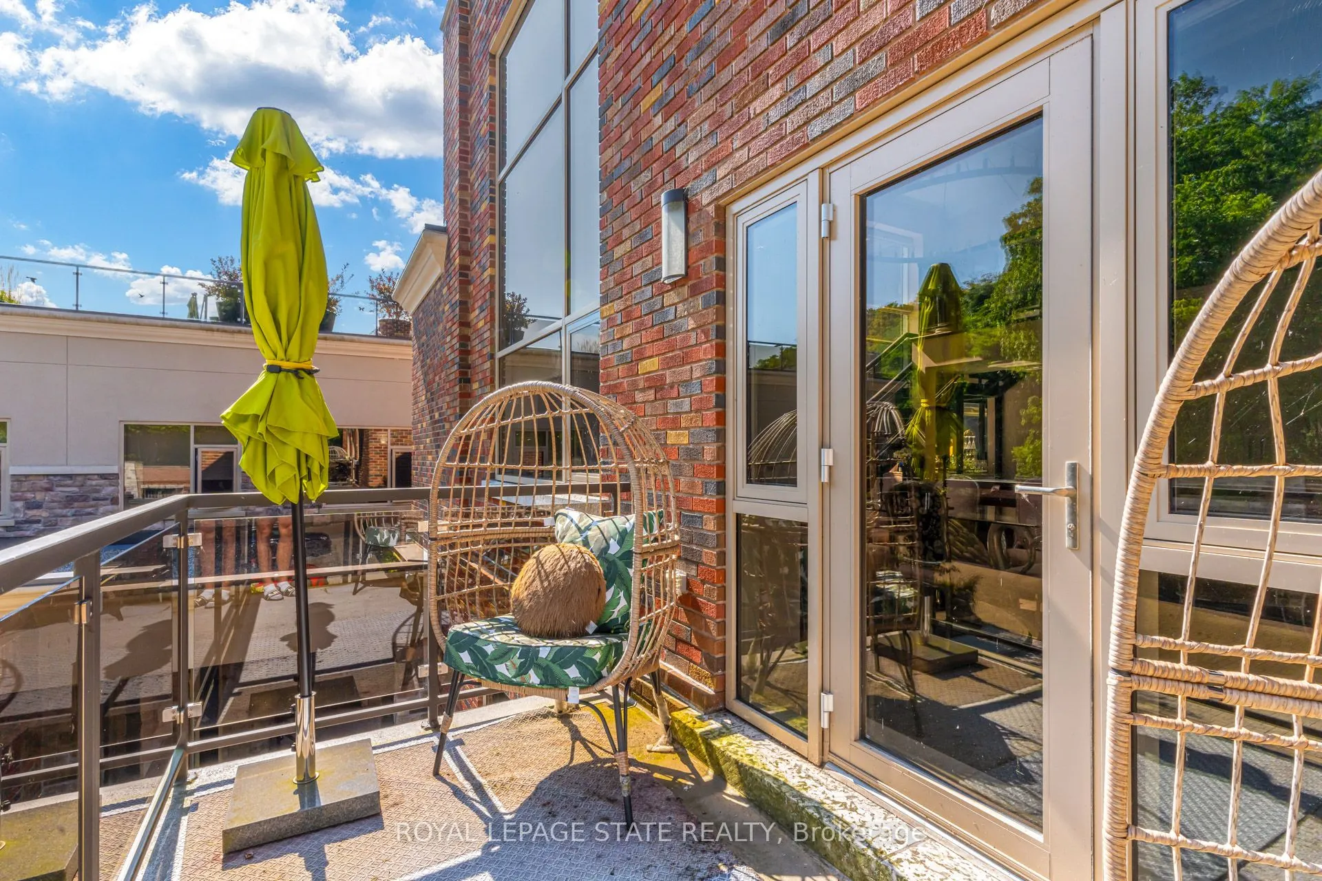 397 King Street W, #215