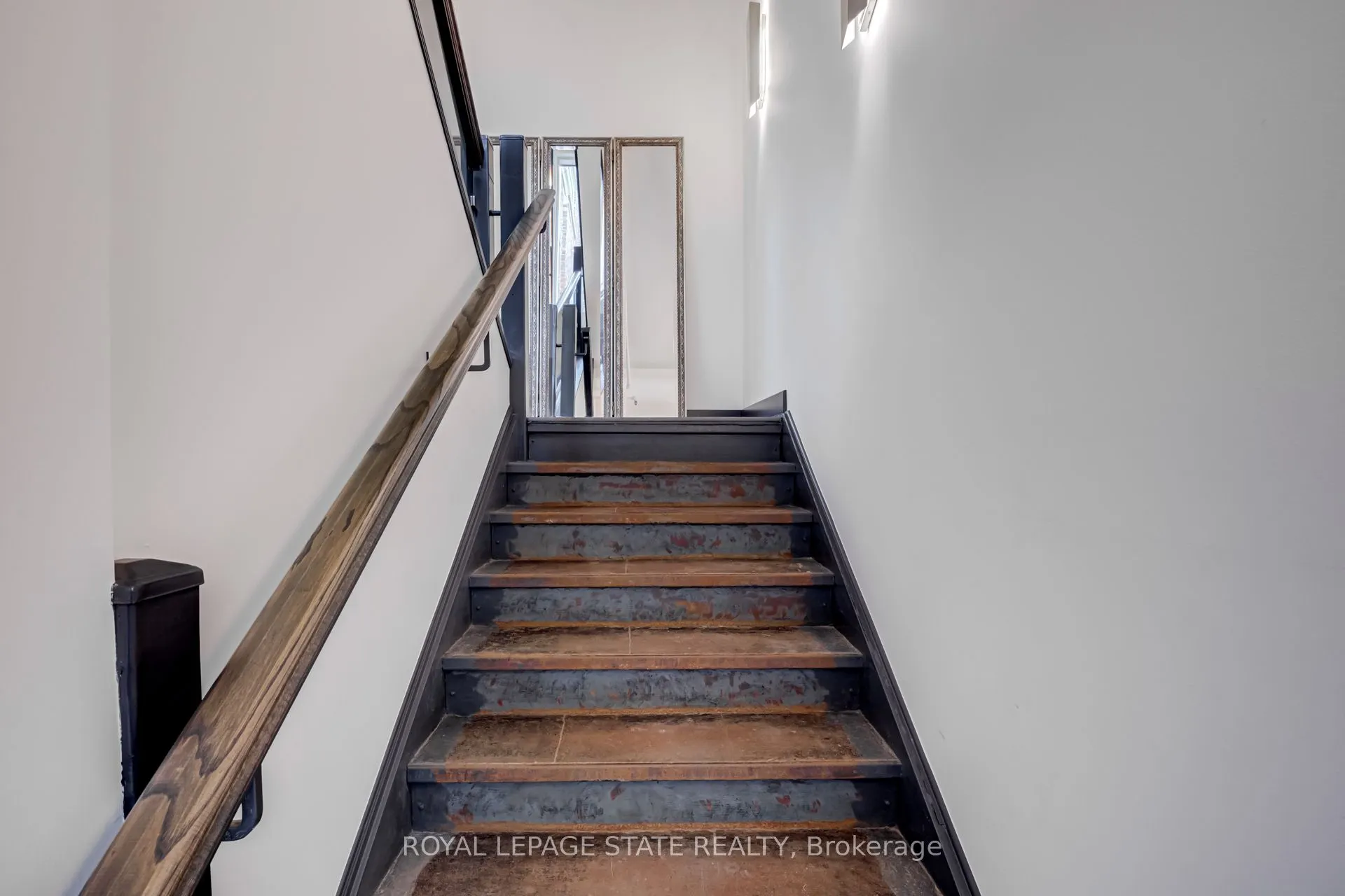 397 King Street W, #215