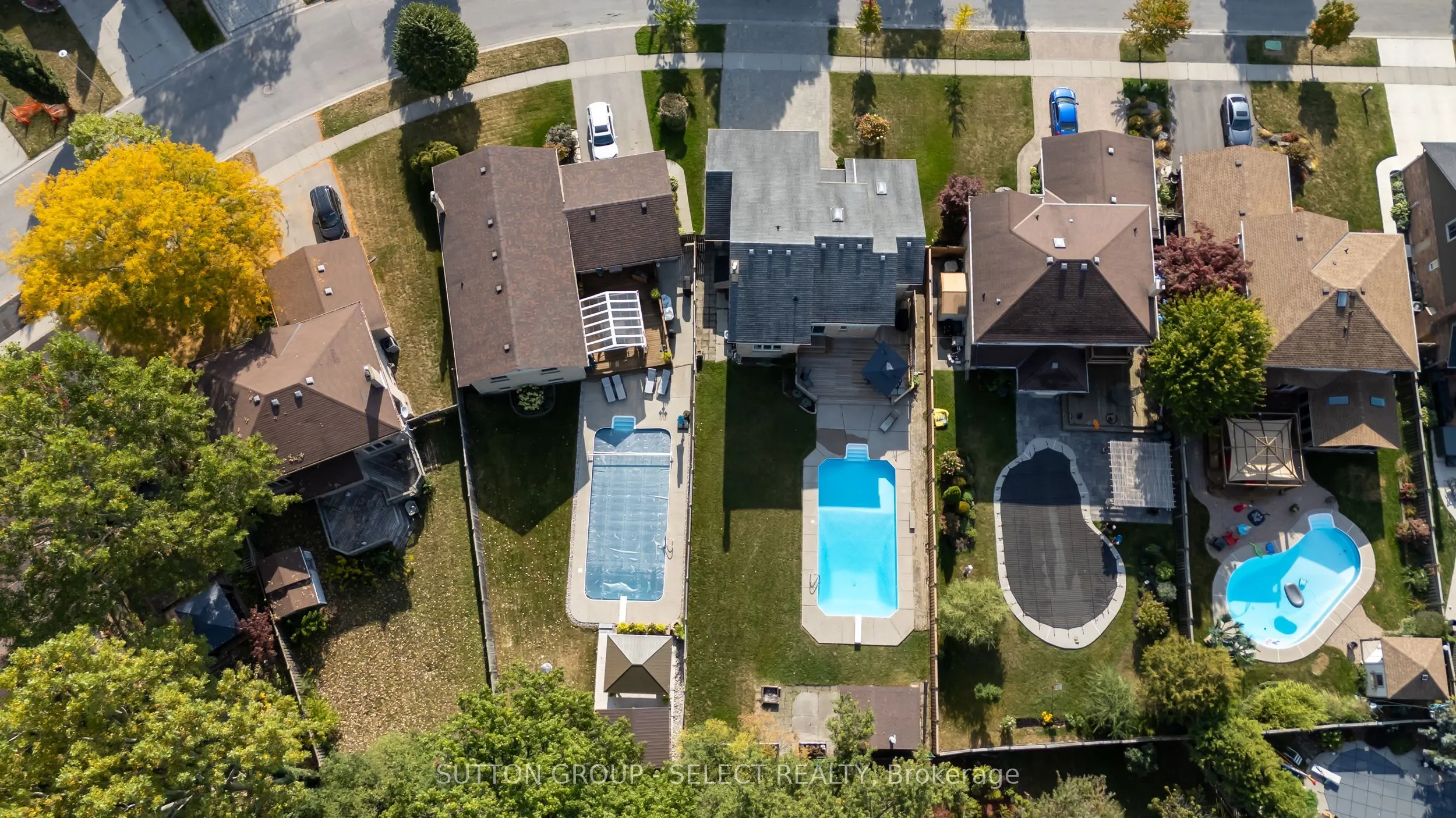 983 Country Club Crescent