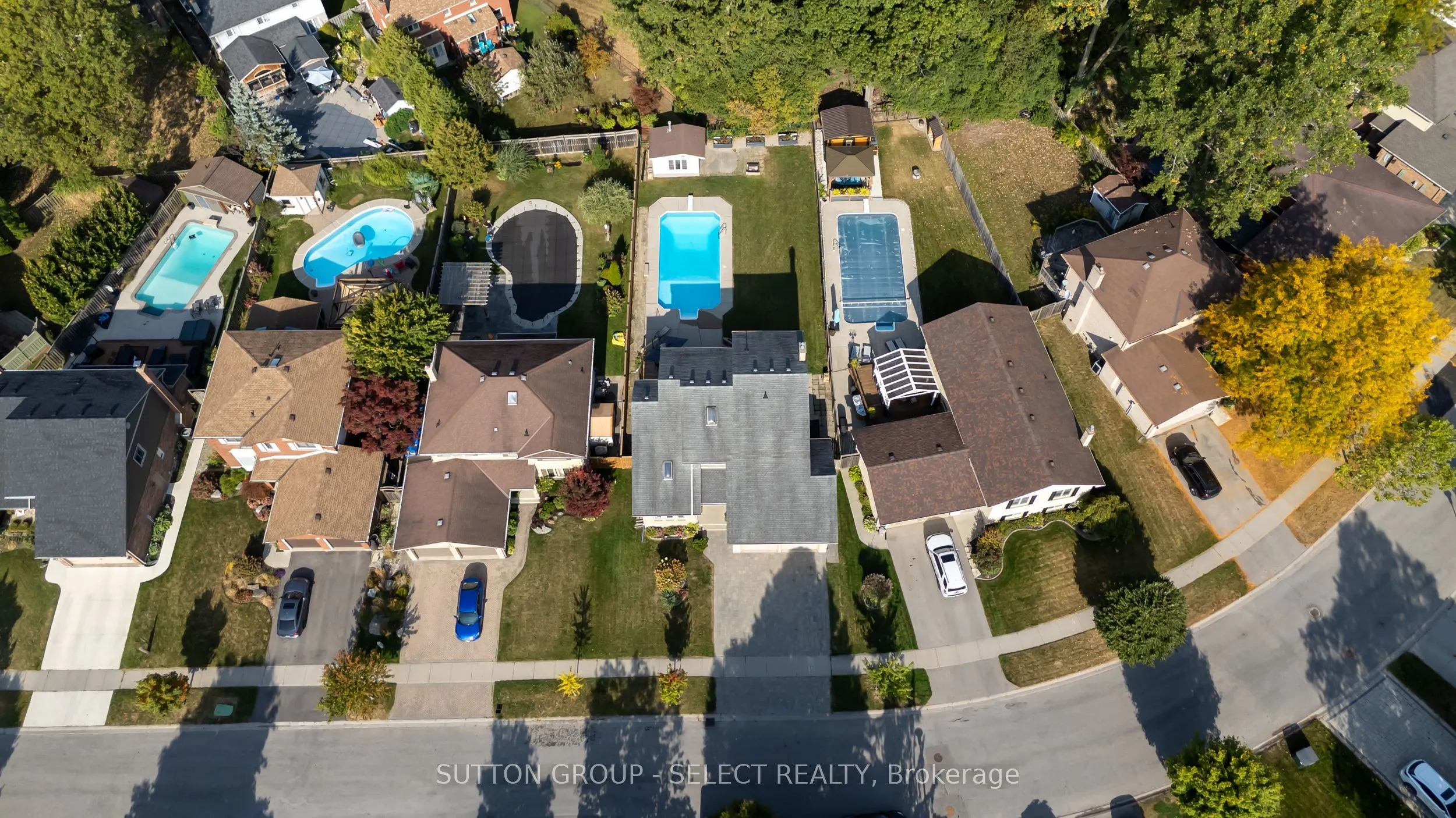 983 Country Club Crescent