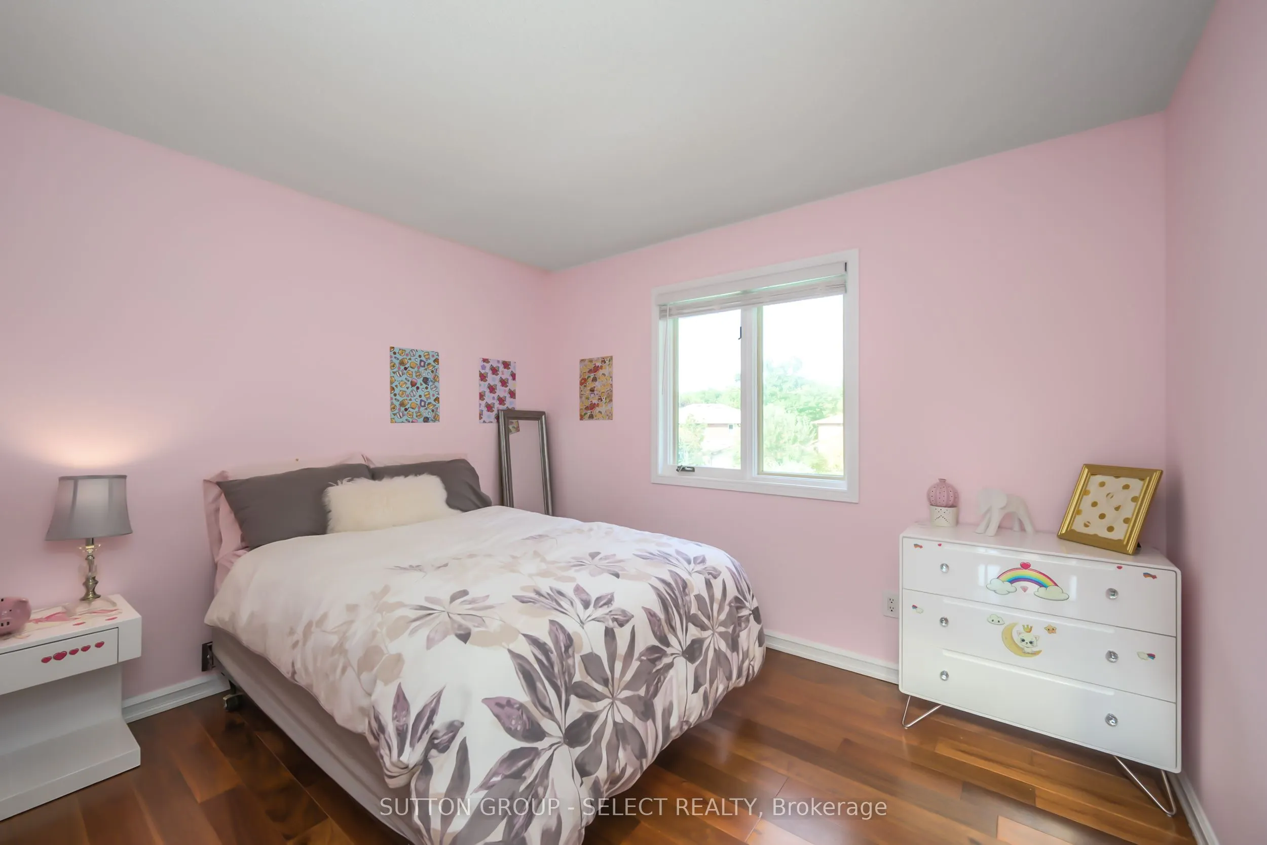 983 Country Club Crescent