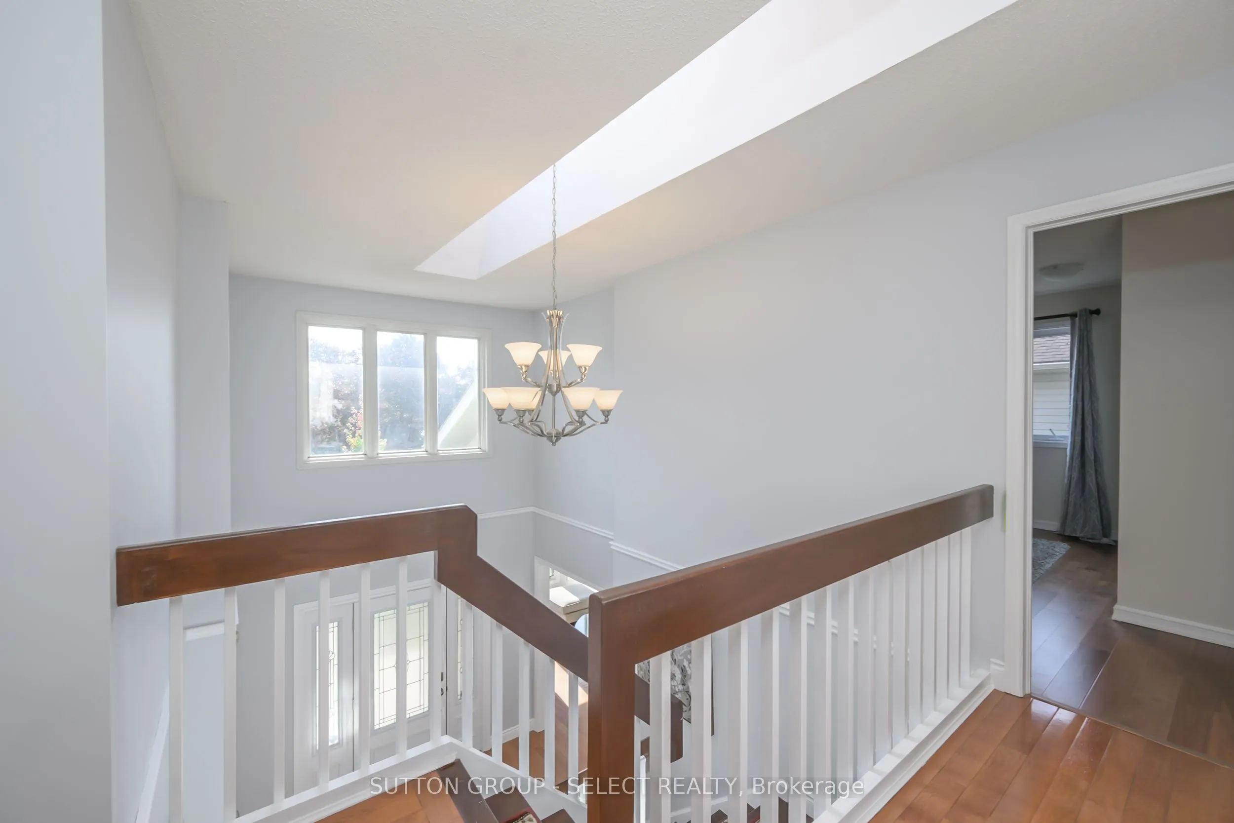 983 Country Club Crescent