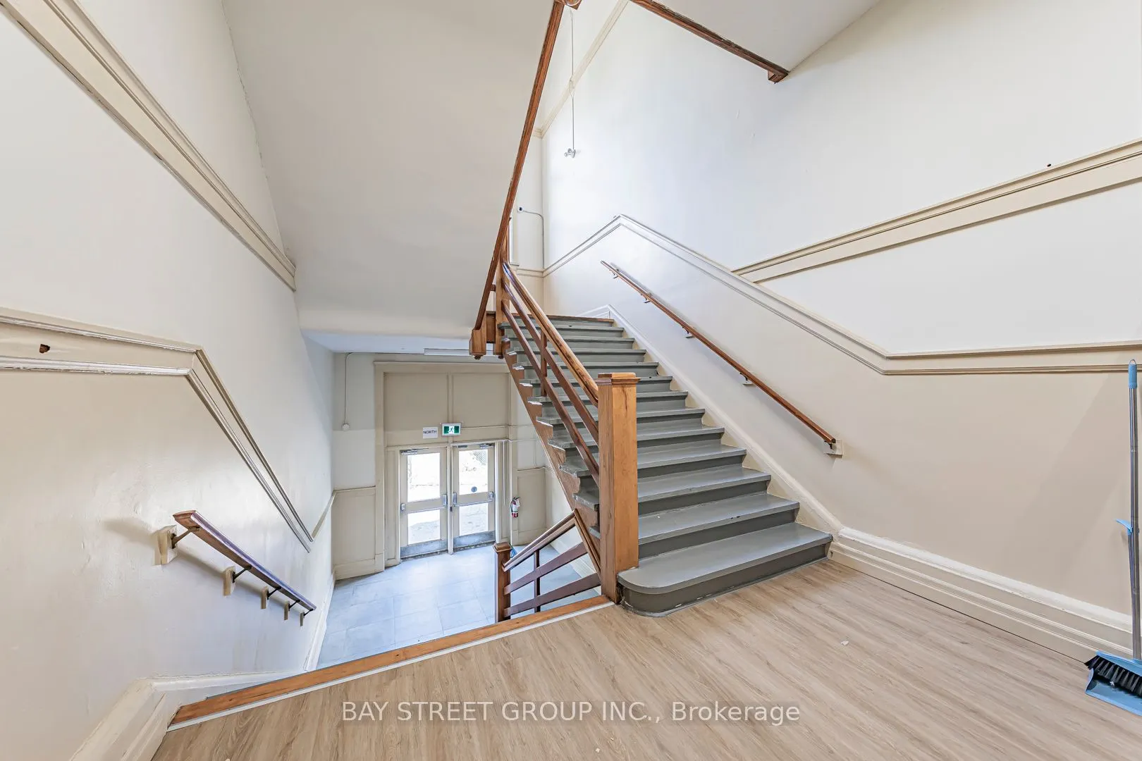 39 Pine Street N
