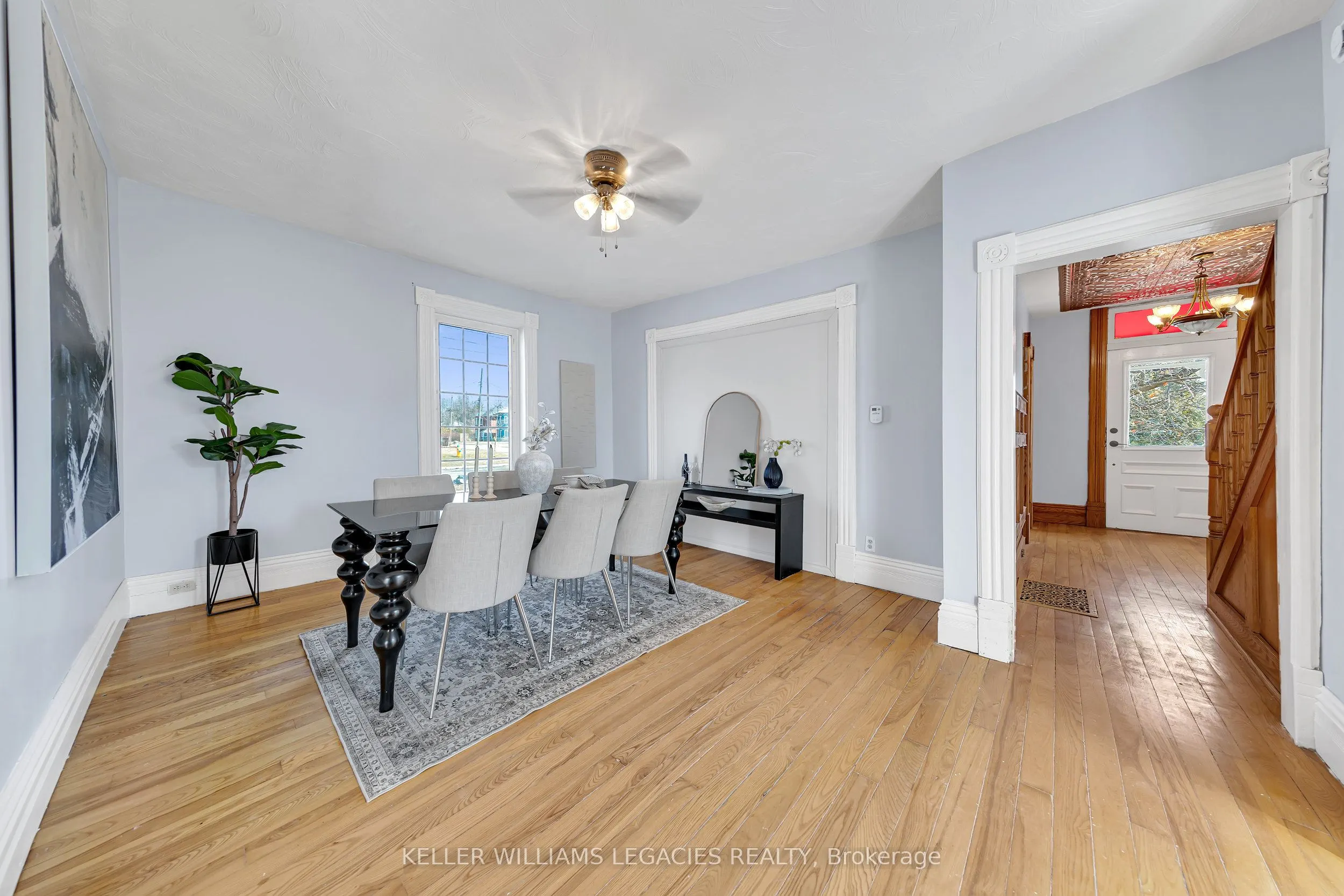 52 Victoria Avenue N, #MAIN