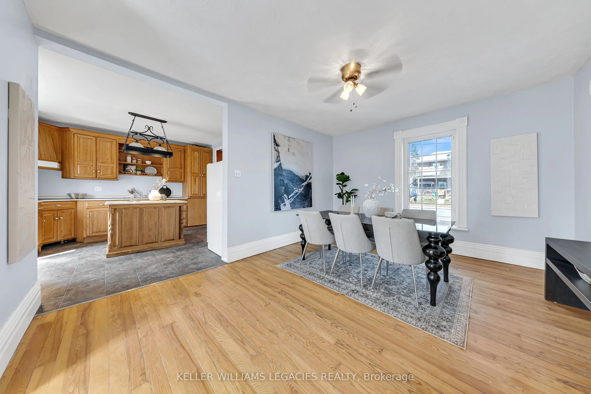 52 Victoria Avenue N, #MAIN