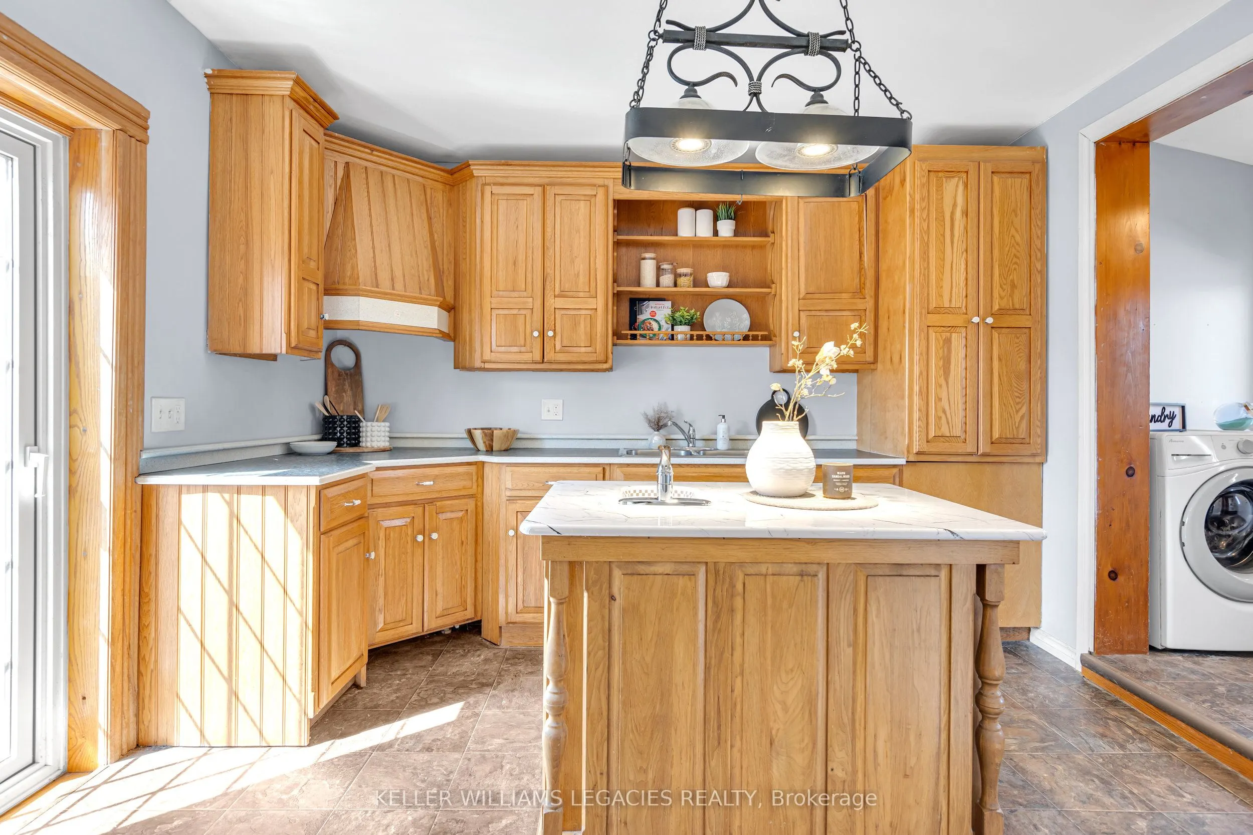 52 Victoria Avenue N, #MAIN
