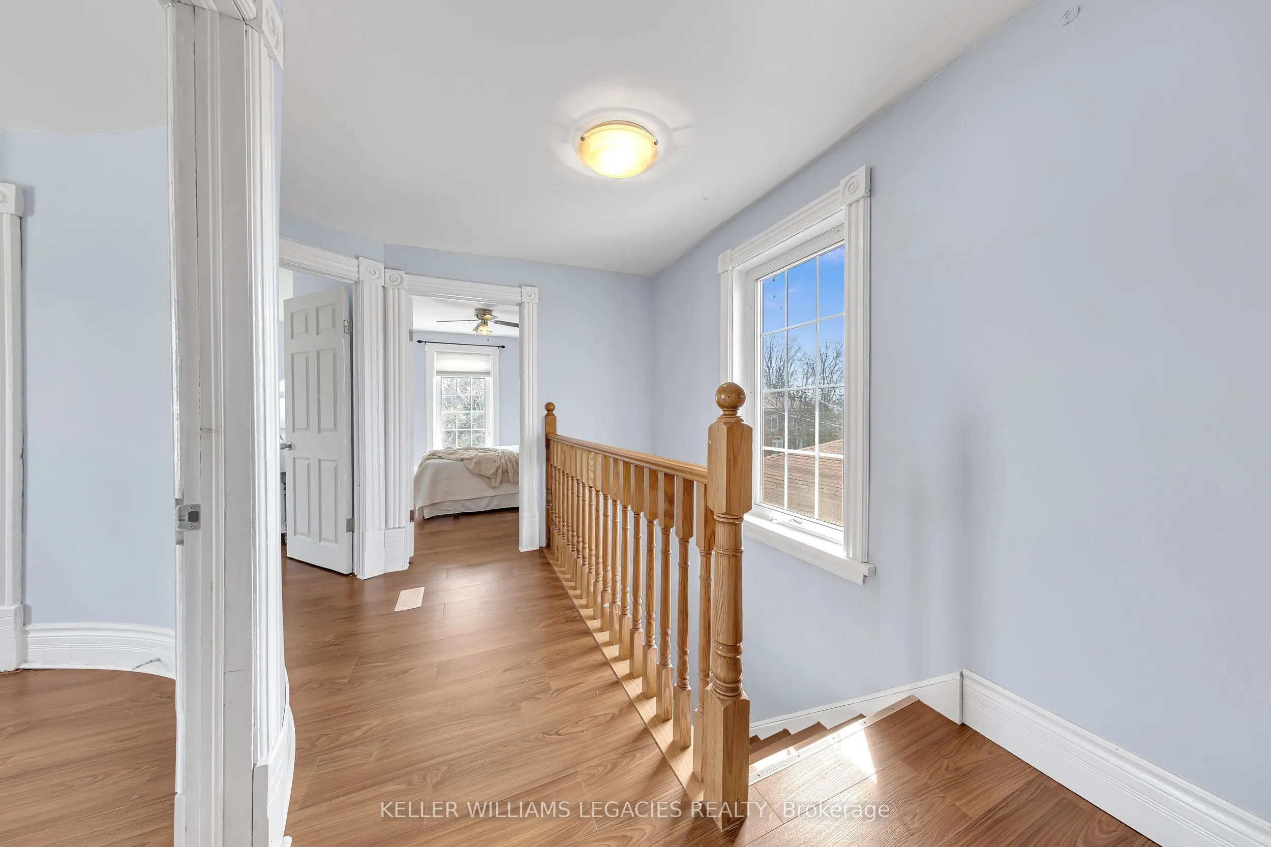 52 Victoria Avenue N, #MAIN