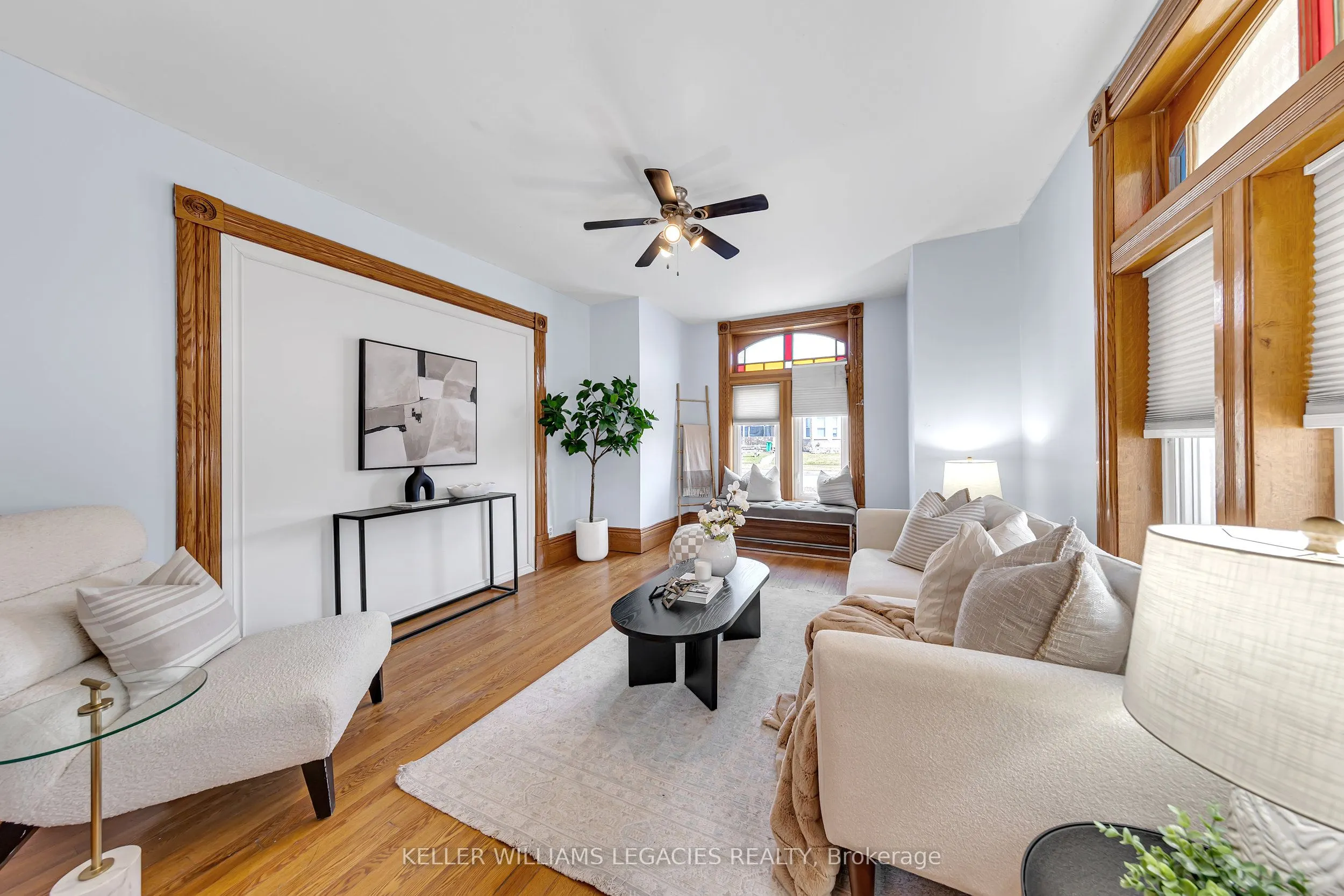 52 Victoria Avenue N, #MAIN
