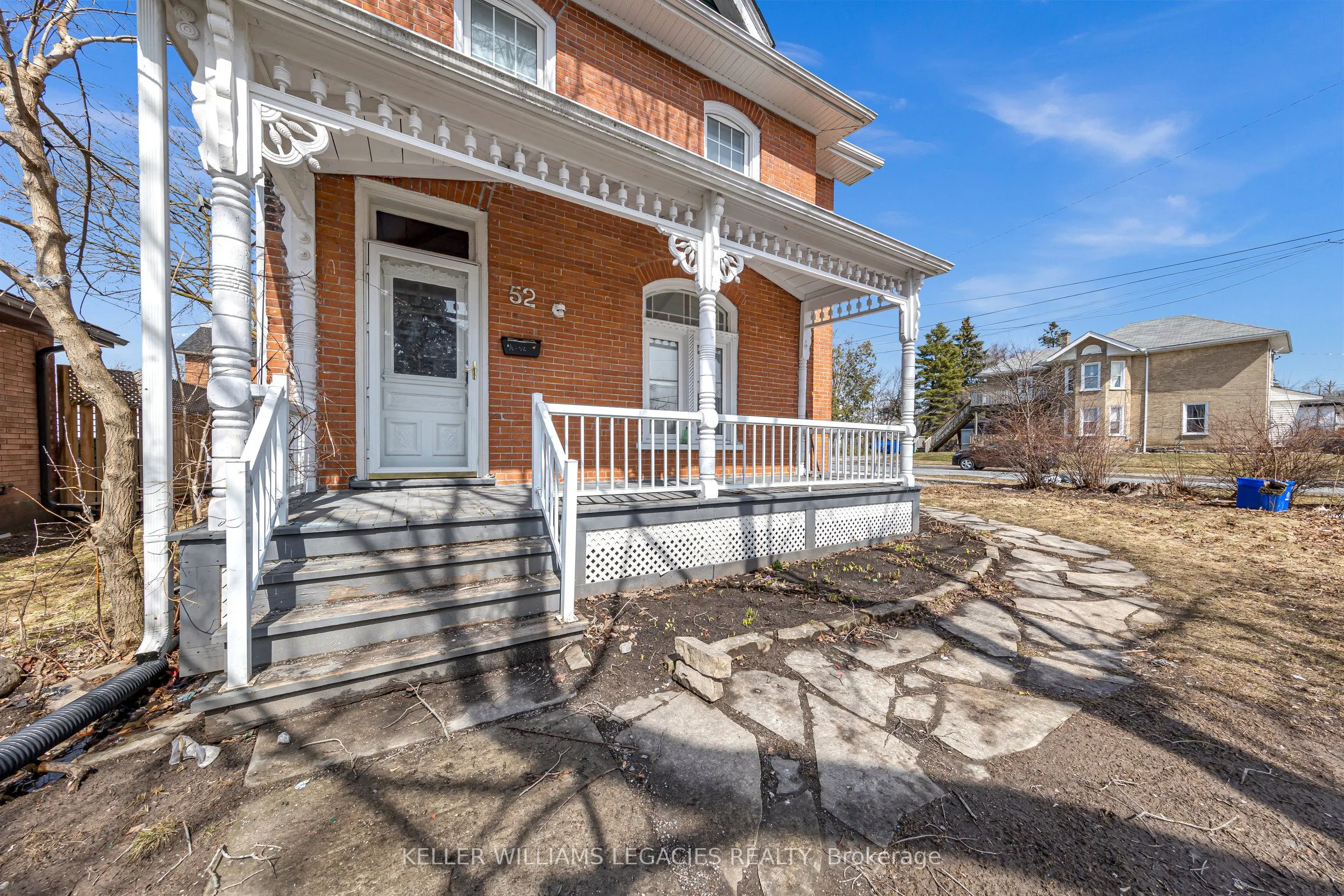 52 Victoria Avenue N, #MAIN